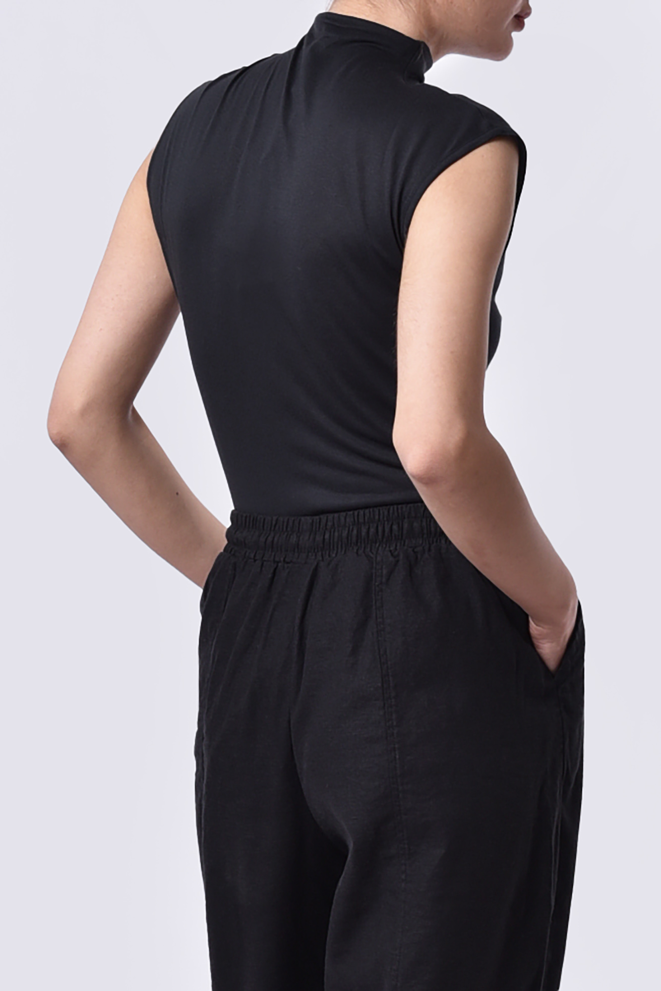 تاپ تیشرتی ساده زنانه