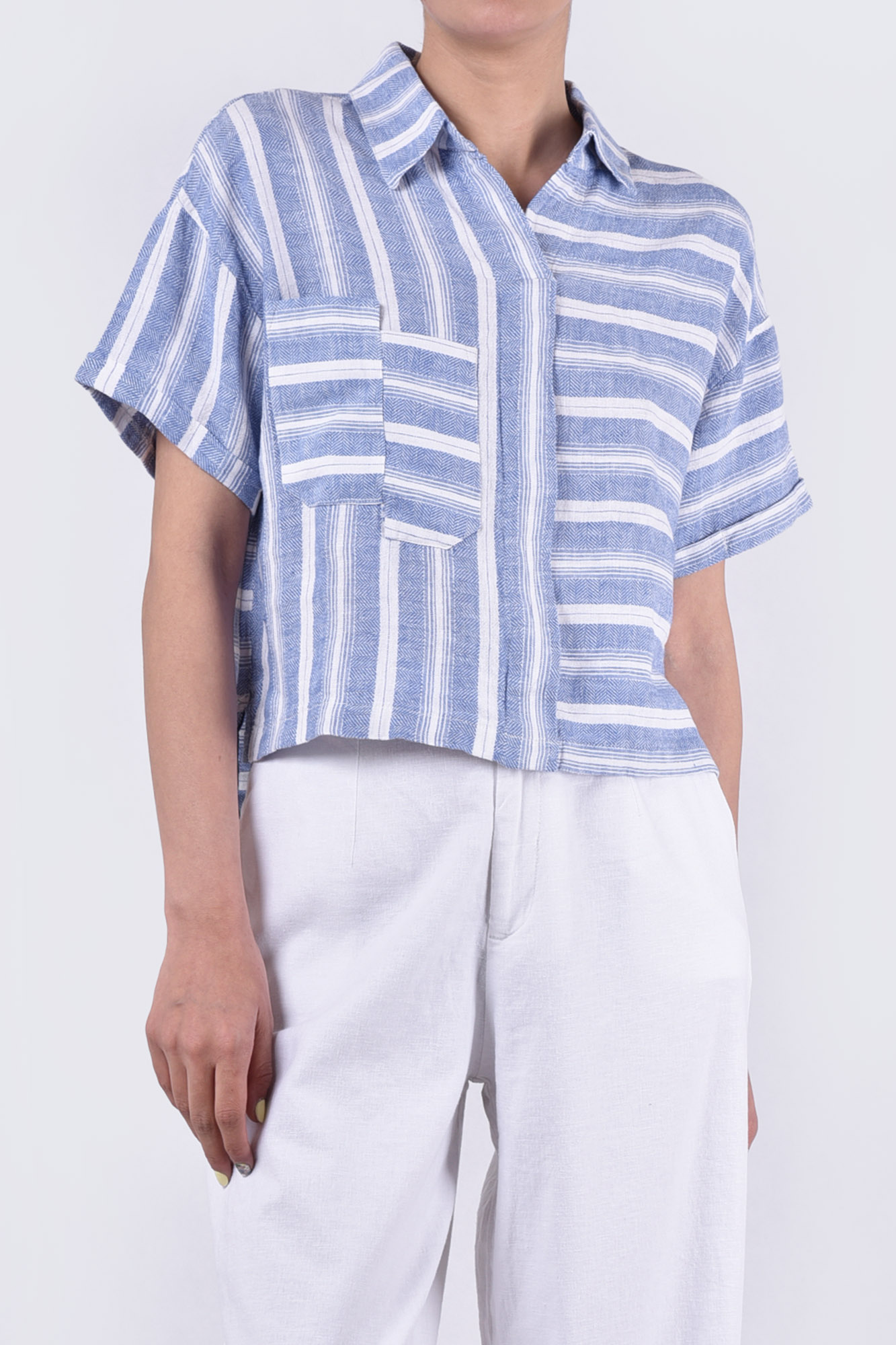 بلوز آستین کوتاه طرحدار زنانه