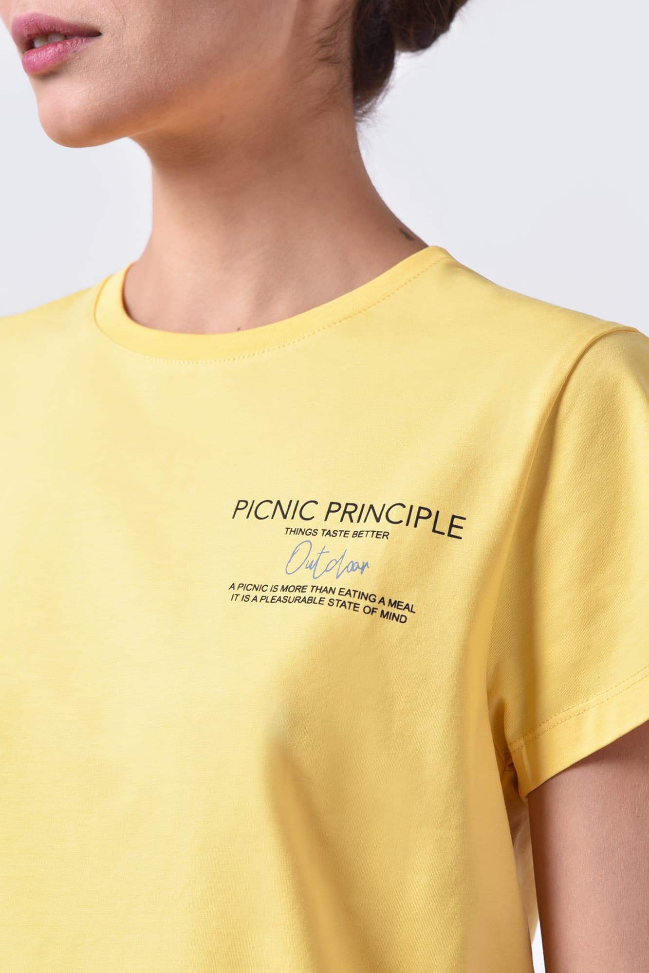 تیشرت آستین کوتاه چاپی زنانه