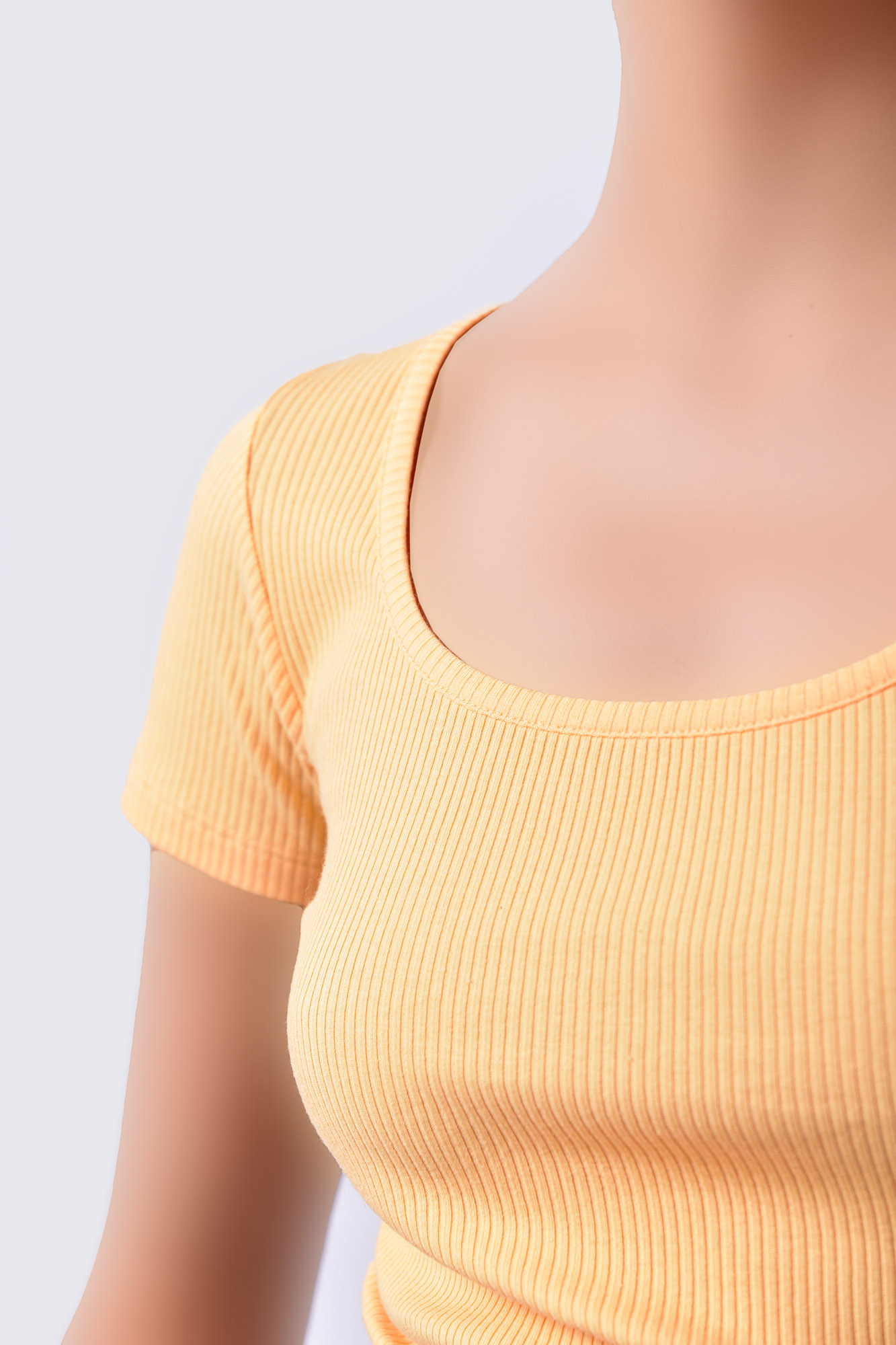 تیشرت آستین کوتاه ساده زنانه