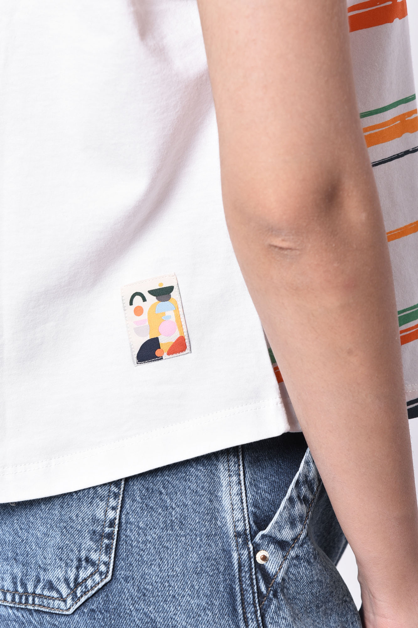 تیشرت آستین کوتاه چاپی زنانه