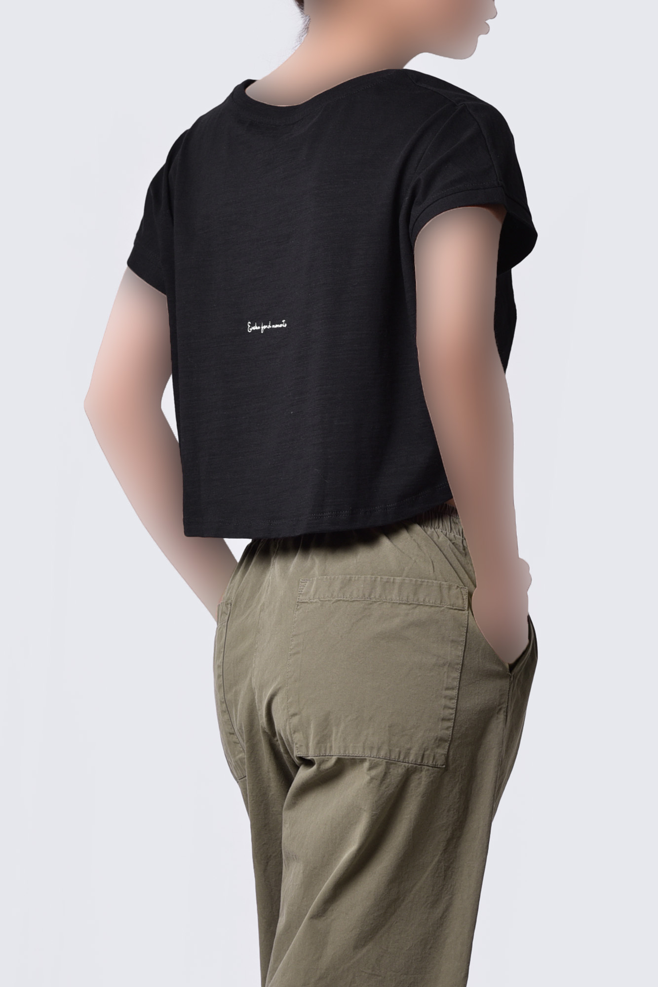 تیشرت آستین کوتاه گلدوزی زنانه