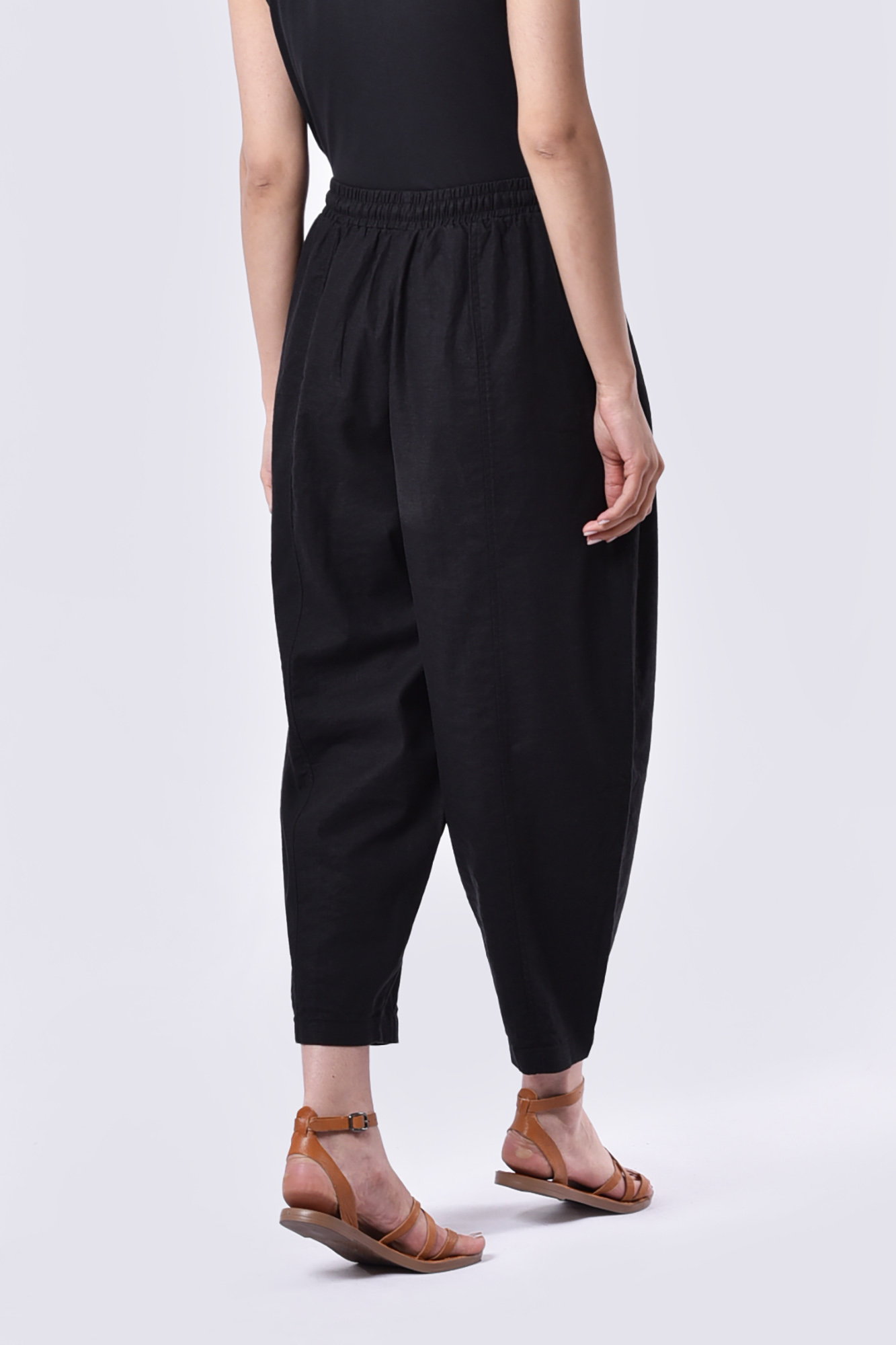 شلوار پارچه ای ساده زنانه