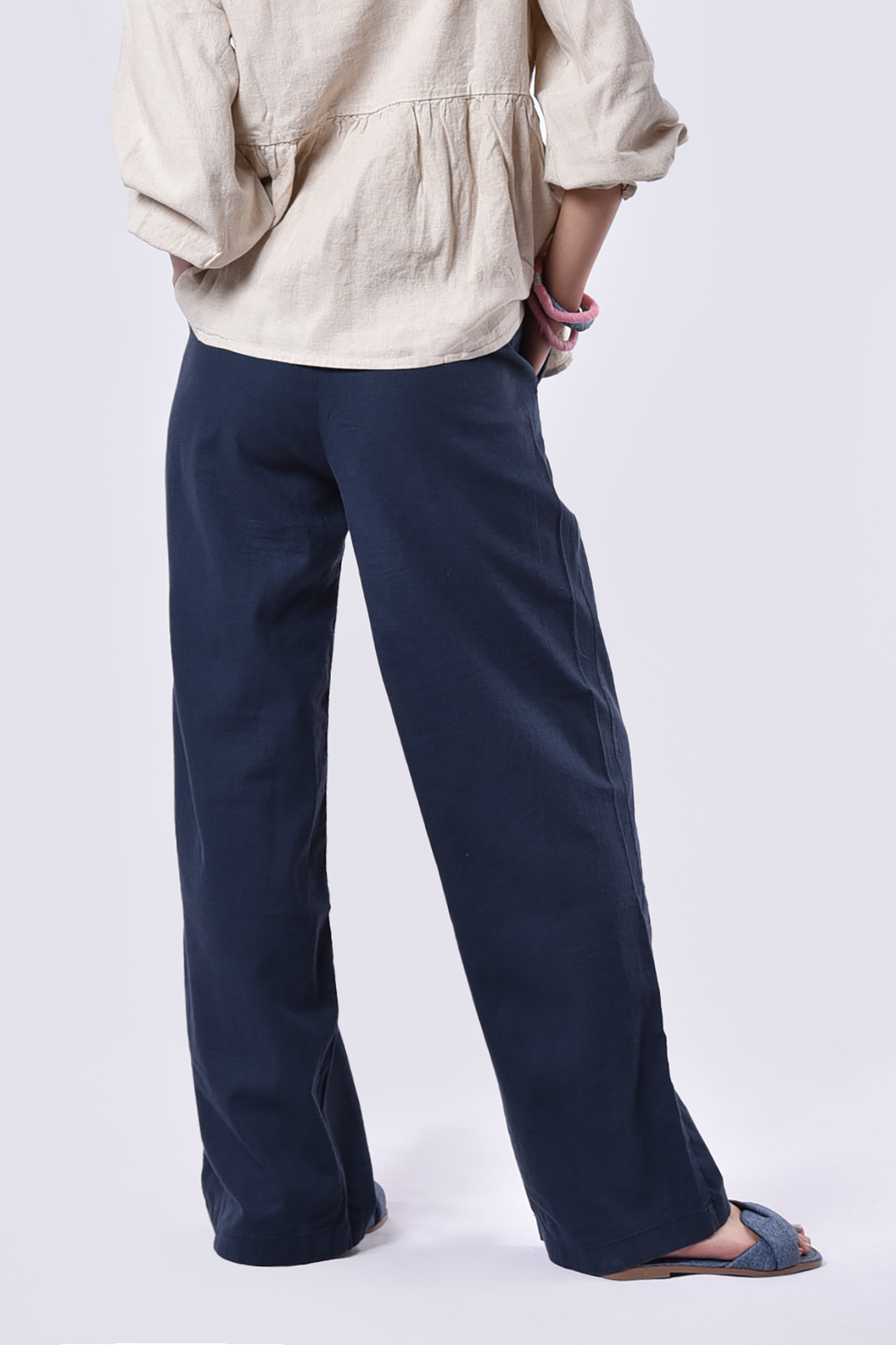 شلوار پارچه ای ساده زنانه