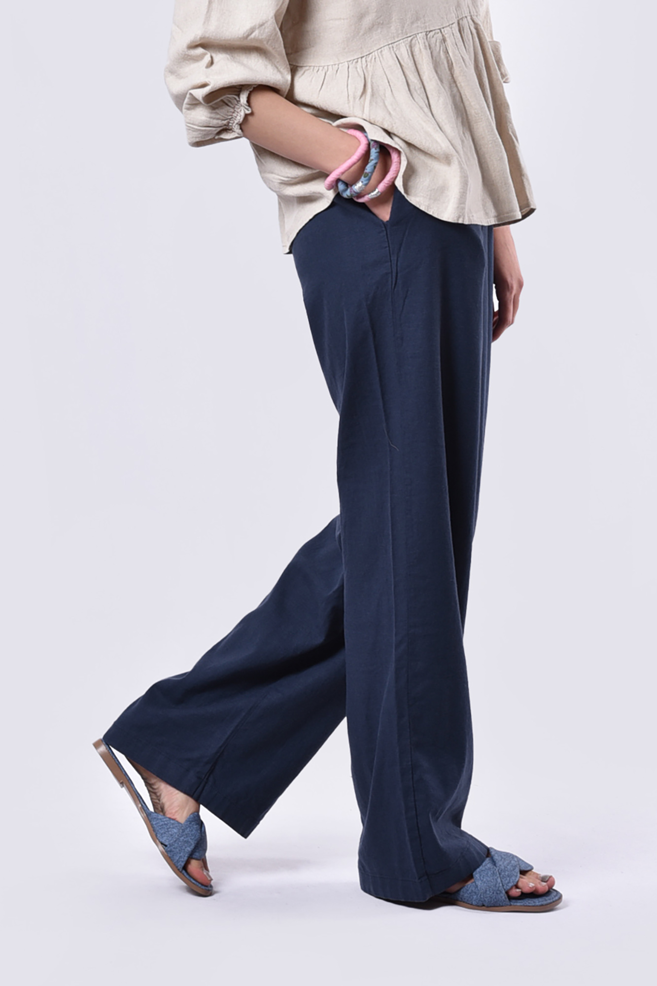 شلوار پارچه ای ساده زنانه