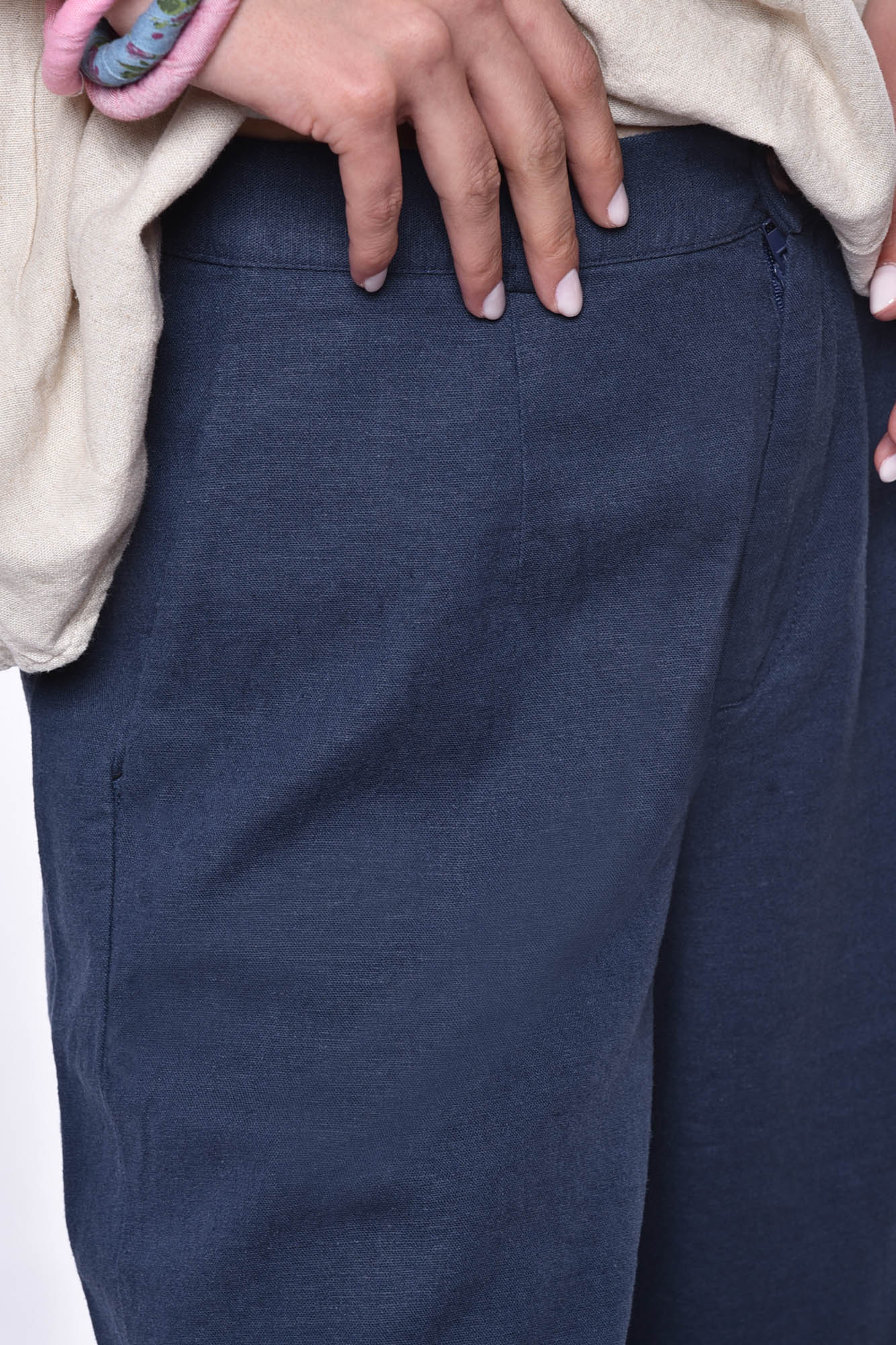 شلوار پارچه ای ساده زنانه