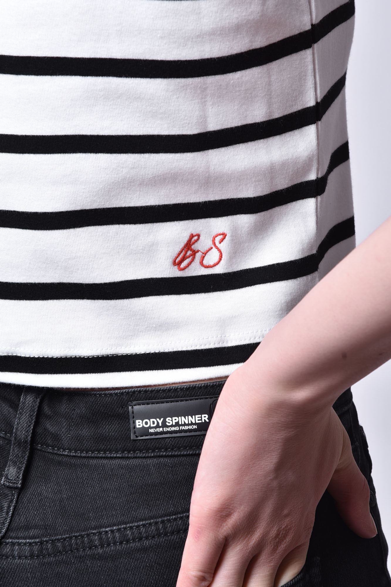 تیشرت آستین کوتاه راه راه زنانه