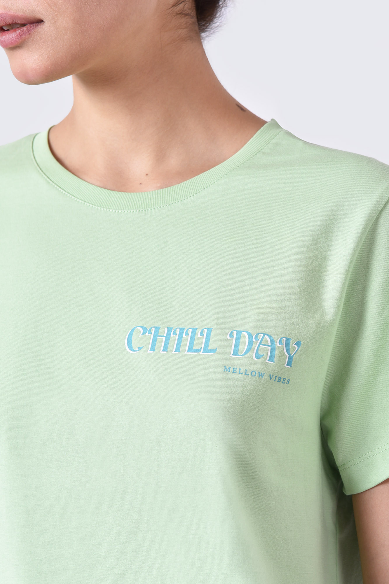 تیشرت آستین کوتاه چاپی زنانه