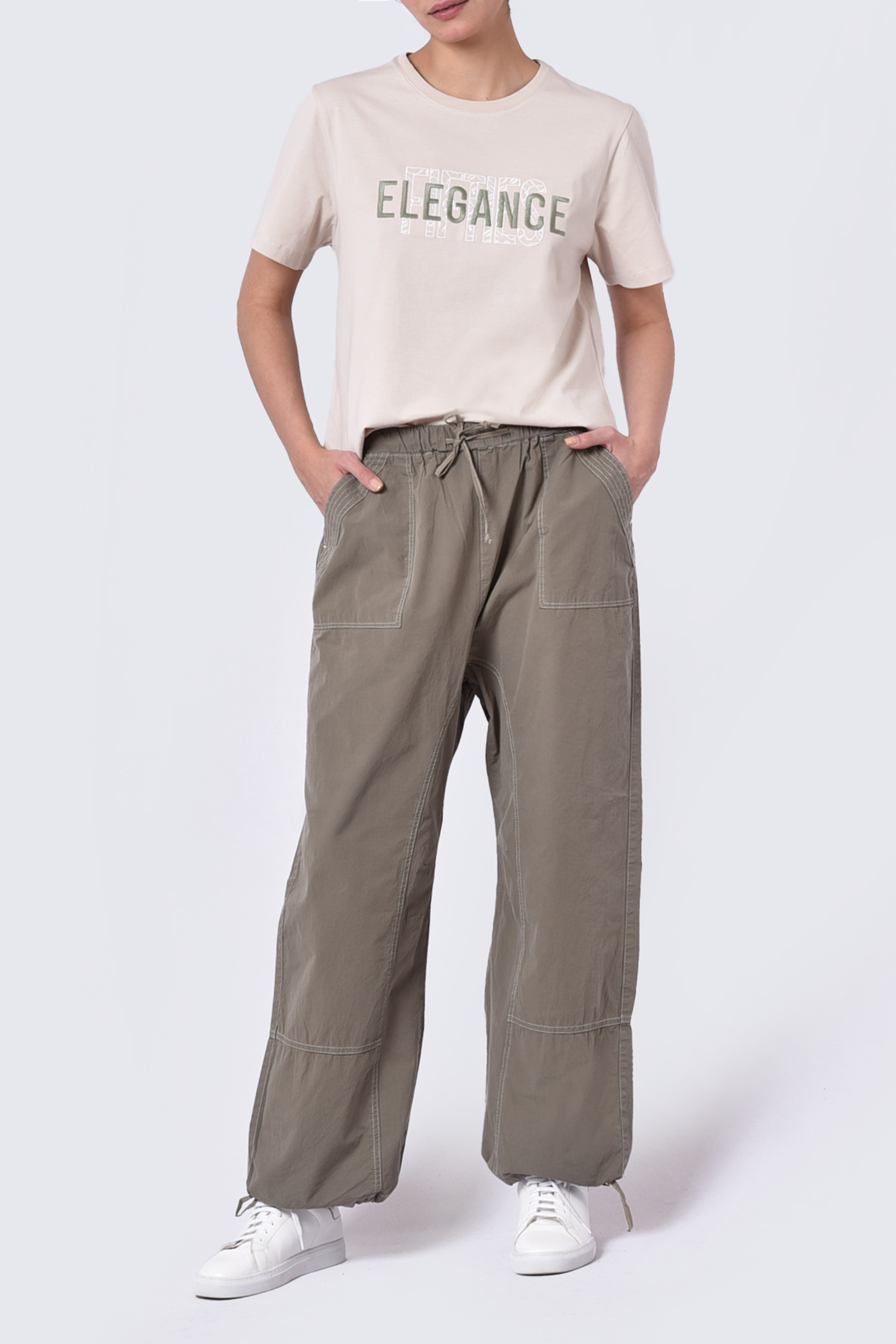 تیشرت آستین کوتاه گلدوزی زنانه