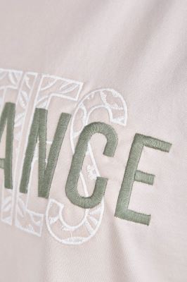 تیشرت آستین کوتاه گلدوزی زنانه