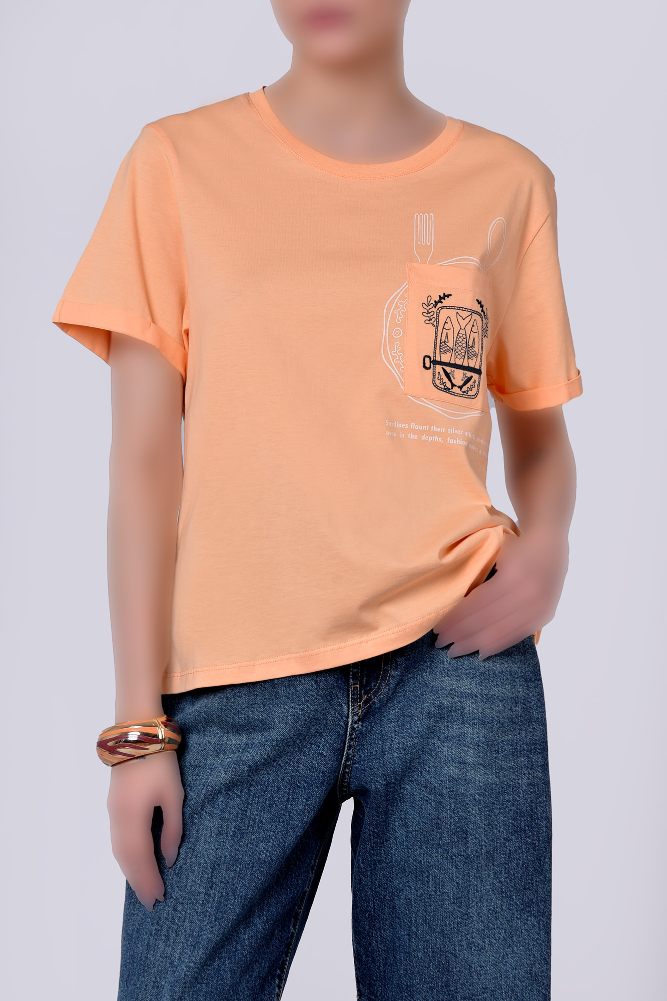 تیشرت آستین کوتاه چاپ و گلدوزی زنانه