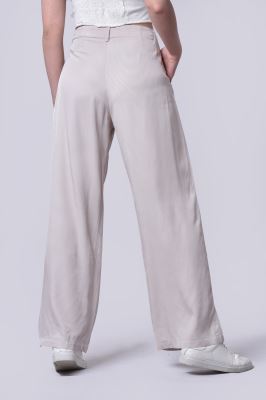 شلوار پارچه ای ساده زنانه