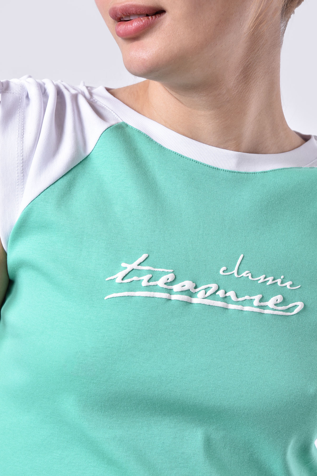 تاپ تیشرتی چاپی زنانه