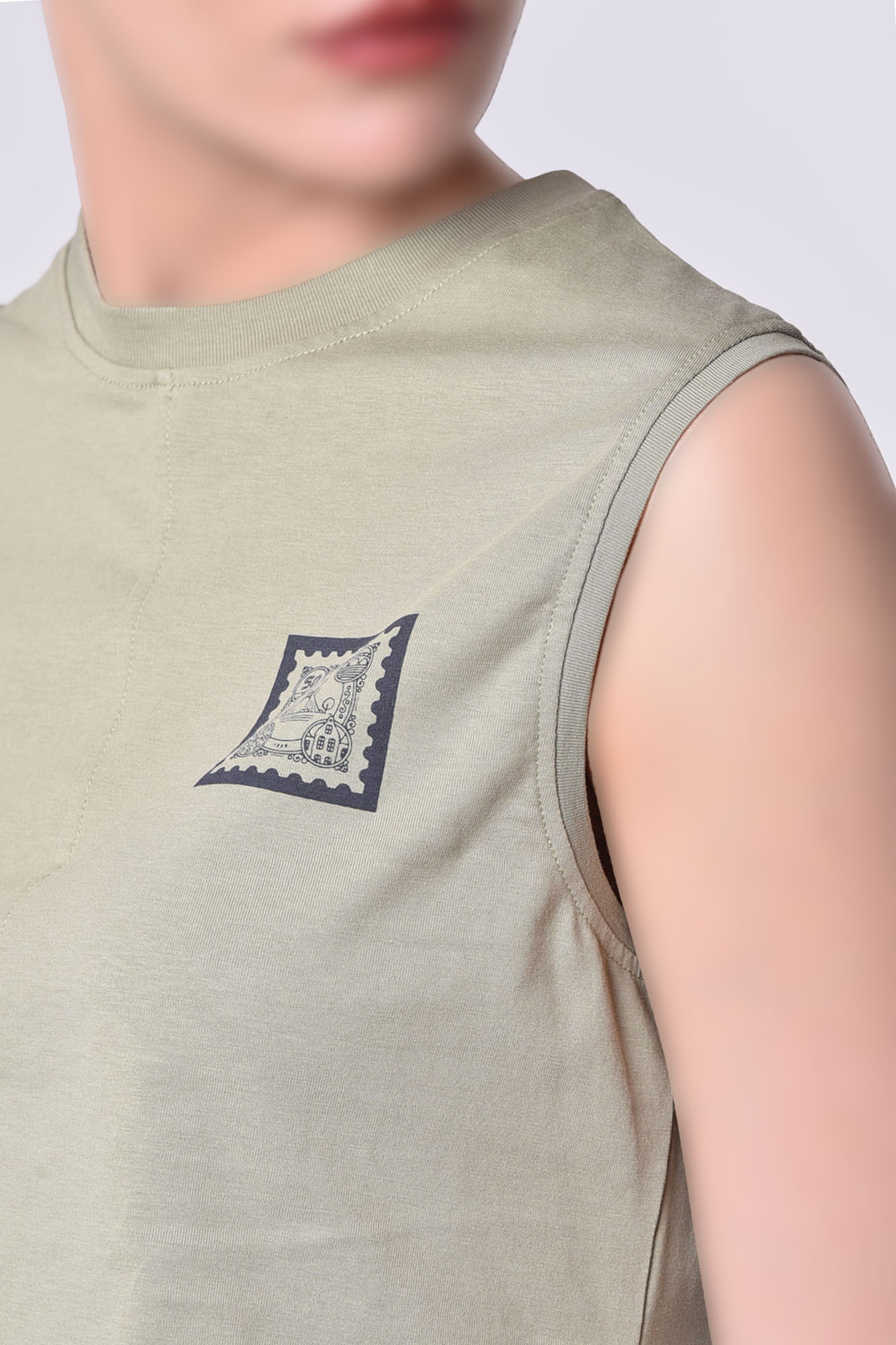 تاپ تیشرتی چاپی زنانه