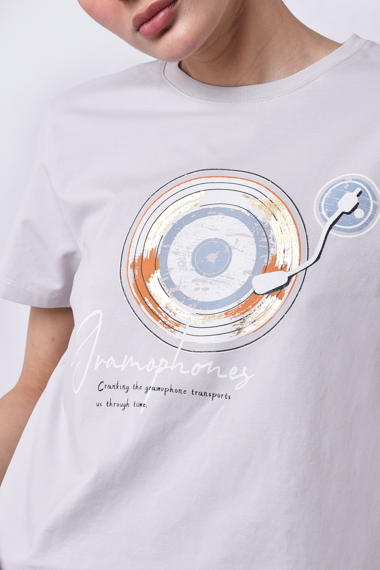 تیشرت آستین کوتاه چاپی زنانه