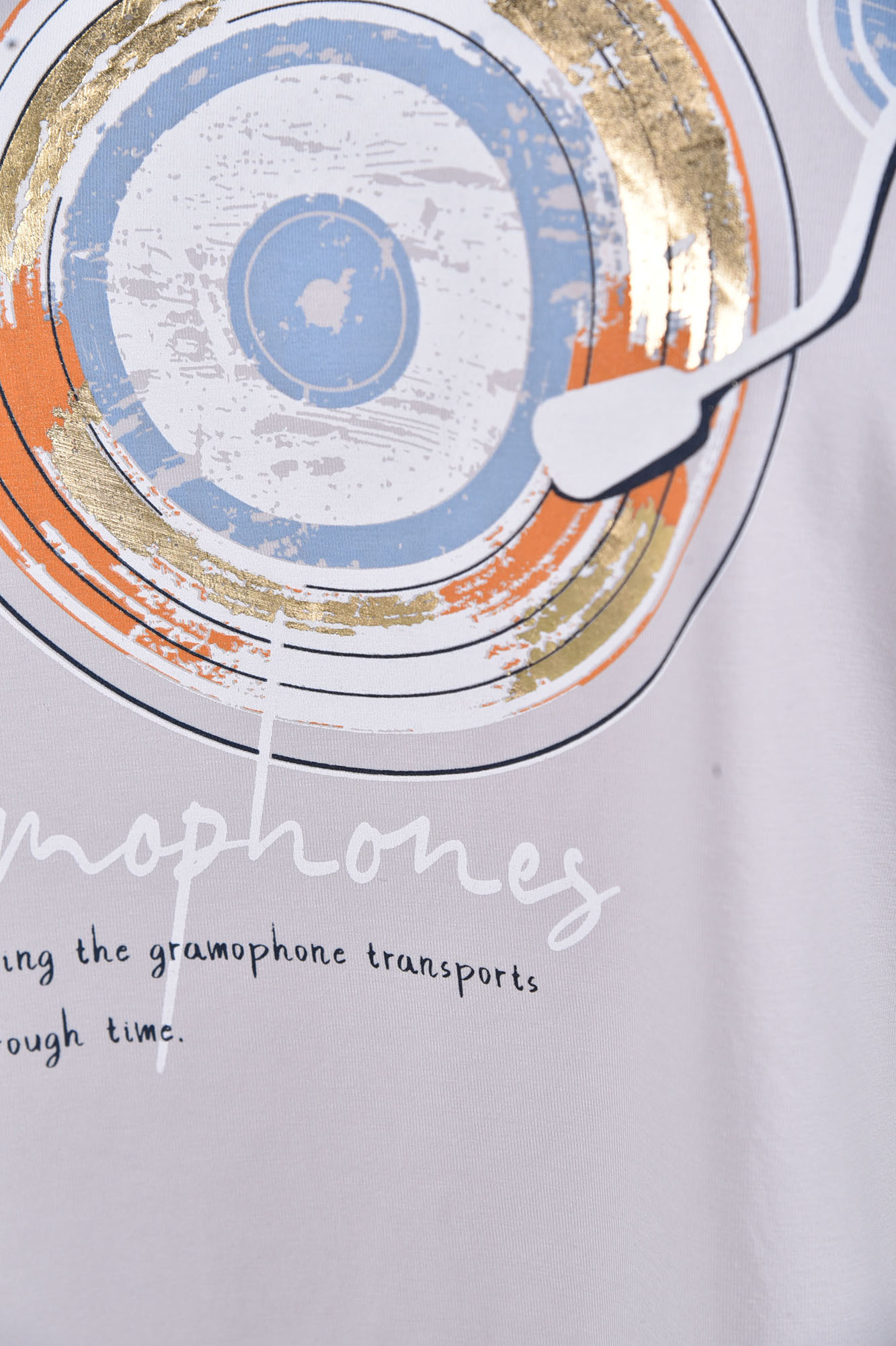 تیشرت آستین کوتاه چاپی زنانه