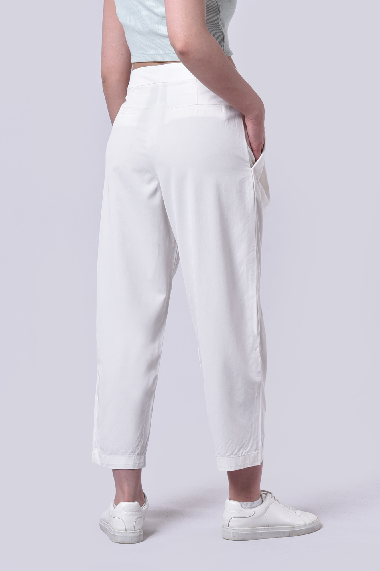 شلوار پارچه ای ساده زنانه