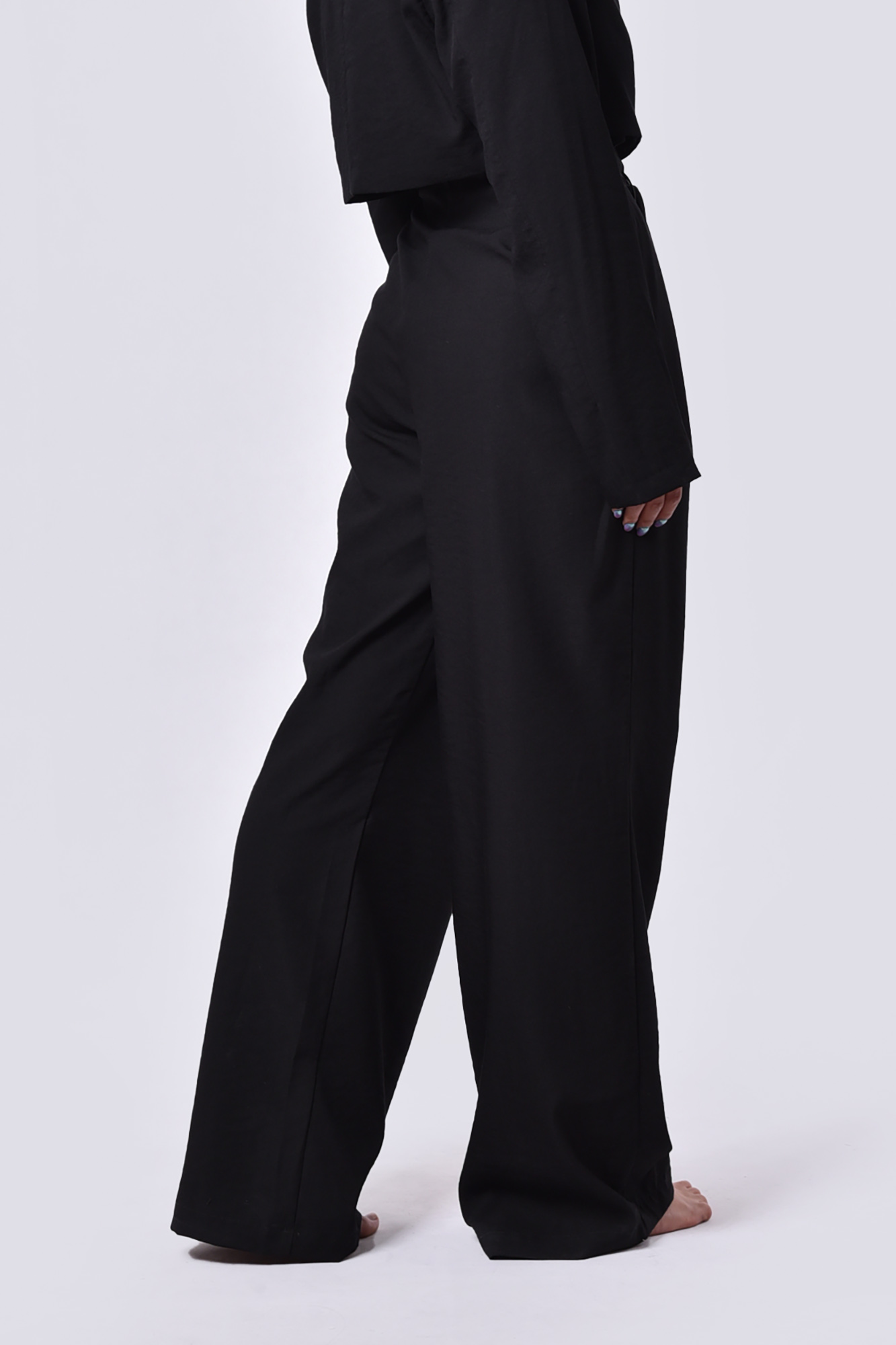 شلوار پارچه ای ساده زنانه