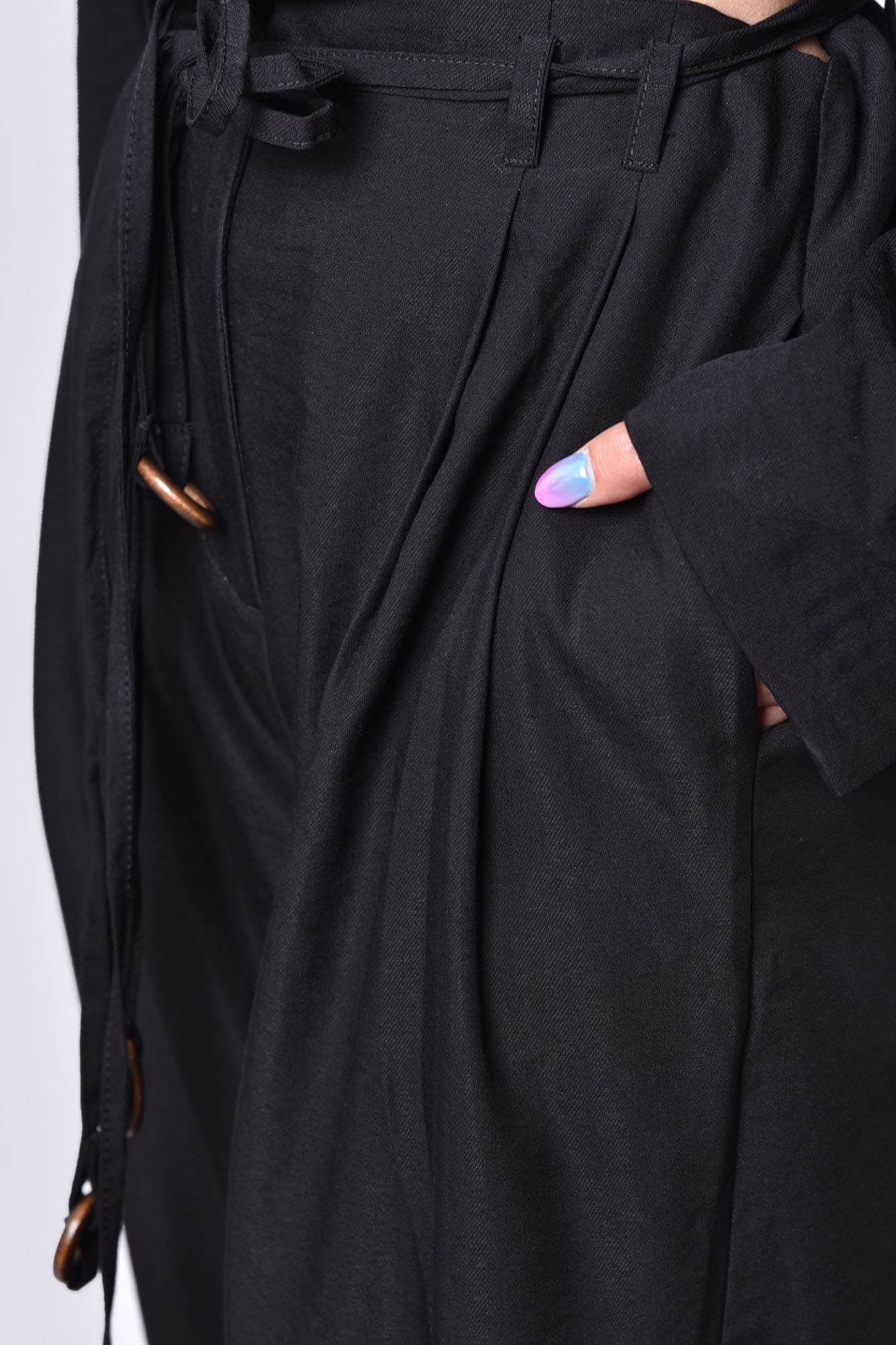 شلوار پارچه ای ساده زنانه