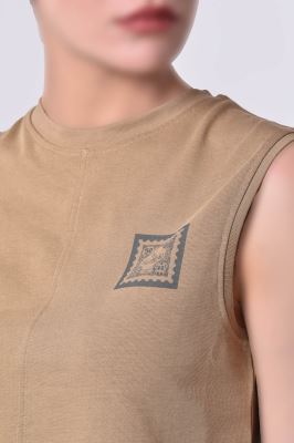 تاپ تیشرتی چاپی زنانه