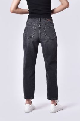 شلوار جین مام فیت