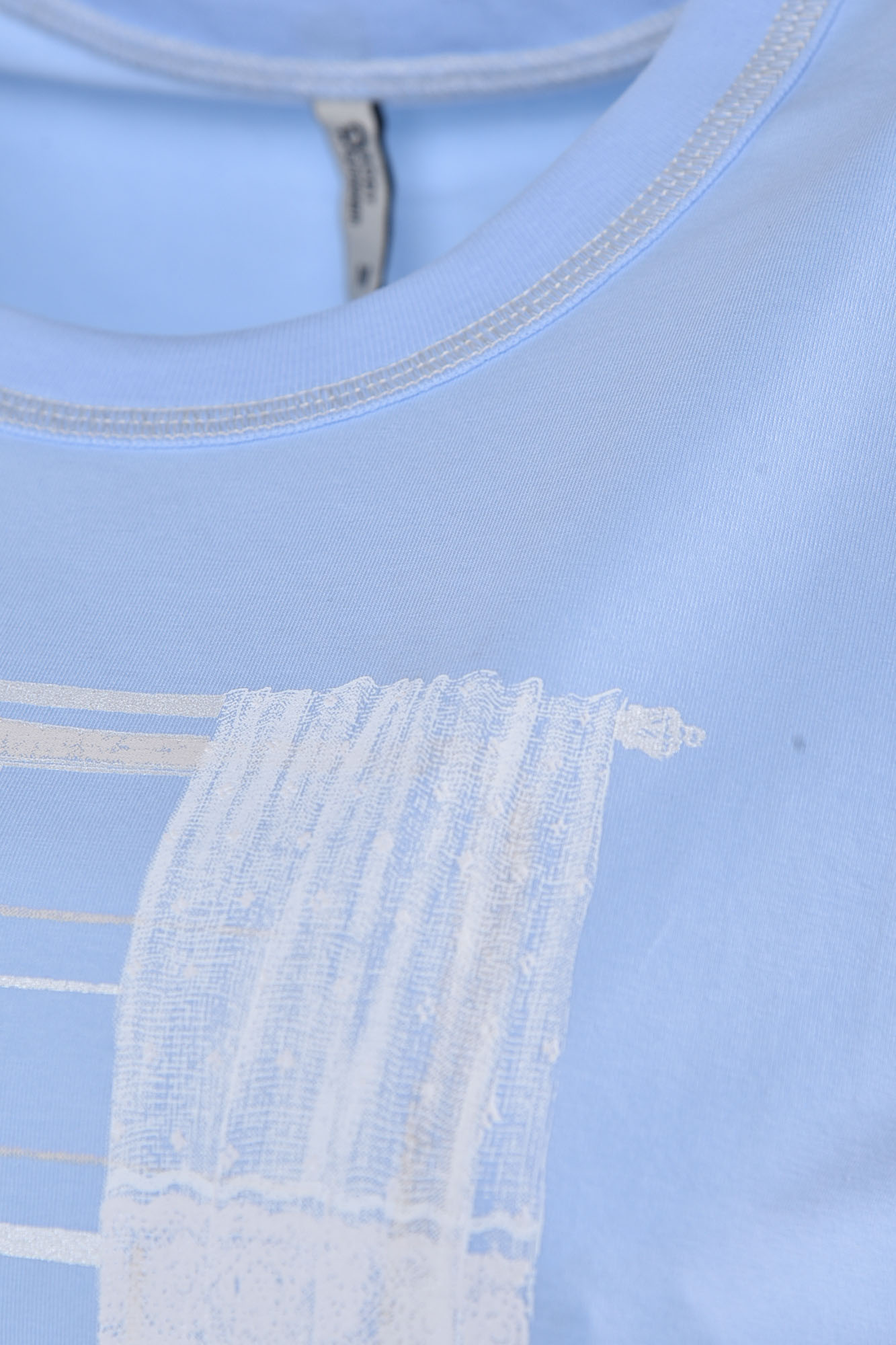 تیشرت آستین کوتاه چاپی زنانه