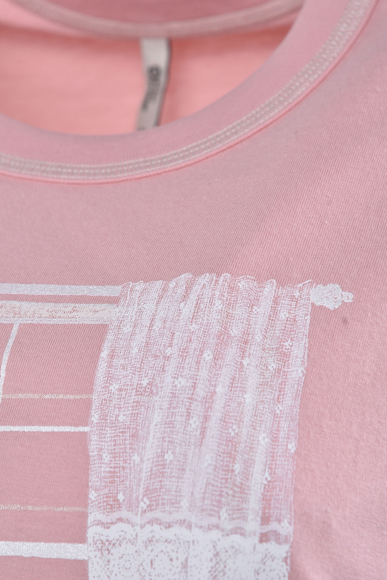 تیشرت آستین کوتاه چاپی زنانه