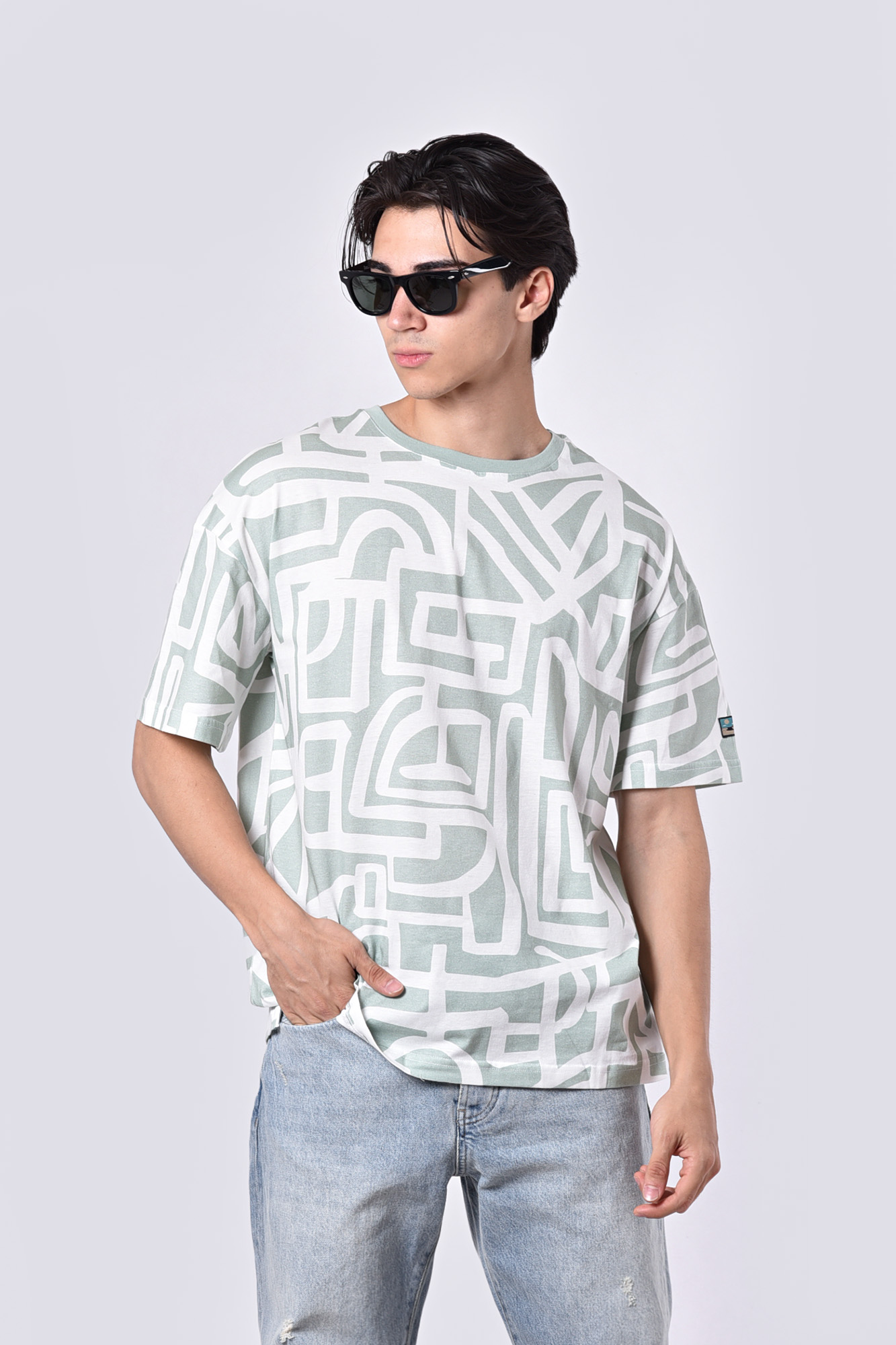 تیشرت آستین کوتاه طرحدار مردانه