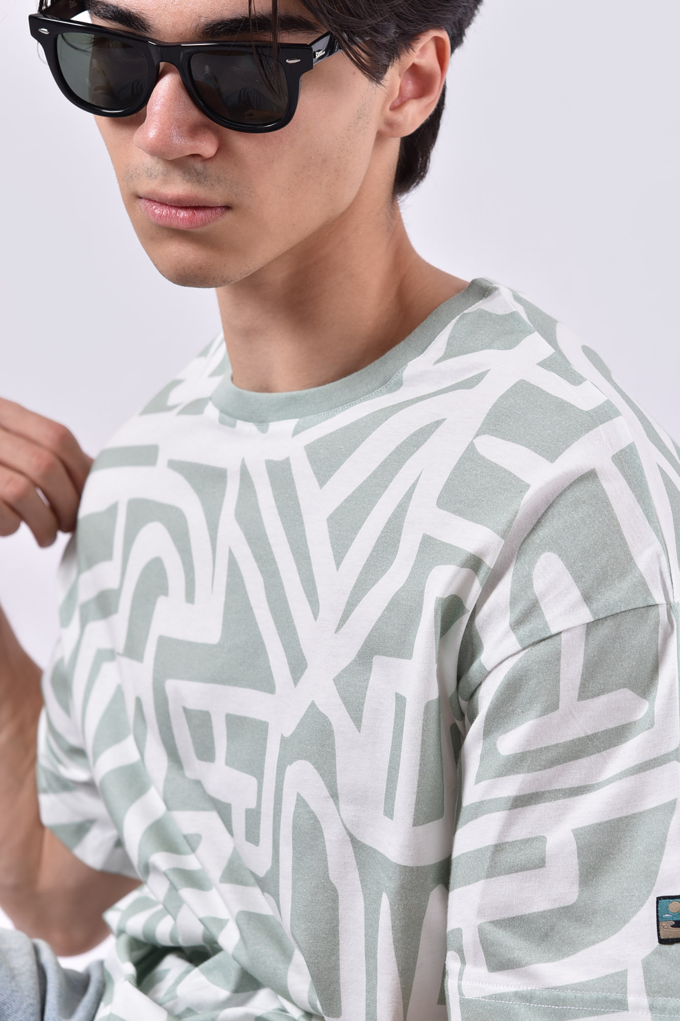 تیشرت آستین کوتاه طرحدار مردانه