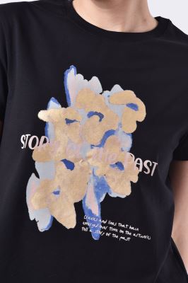 تیشرت آستین کوتاه چاپی زنانه