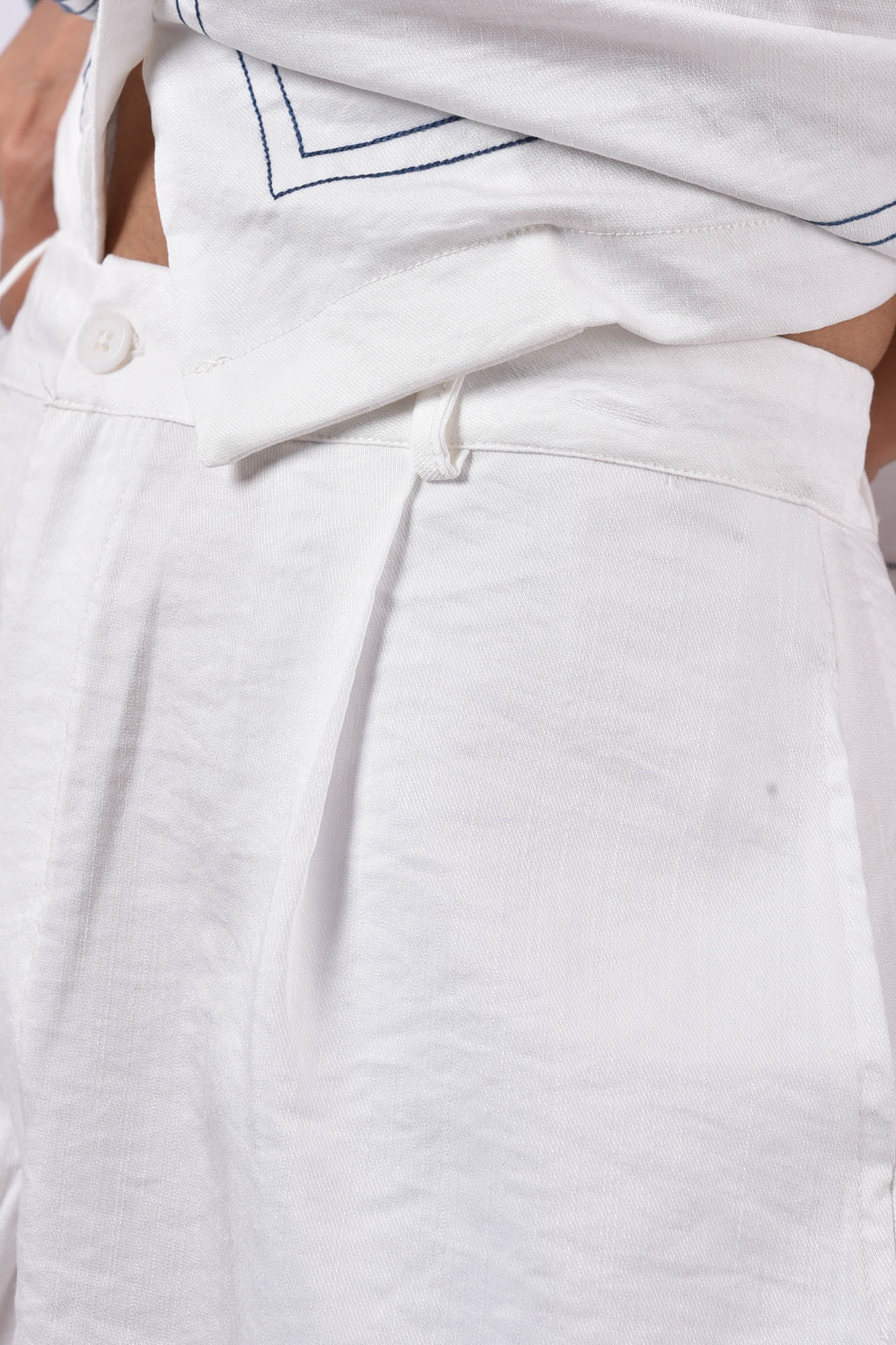 شلوارک پارچه ای گلدوزی زنانه