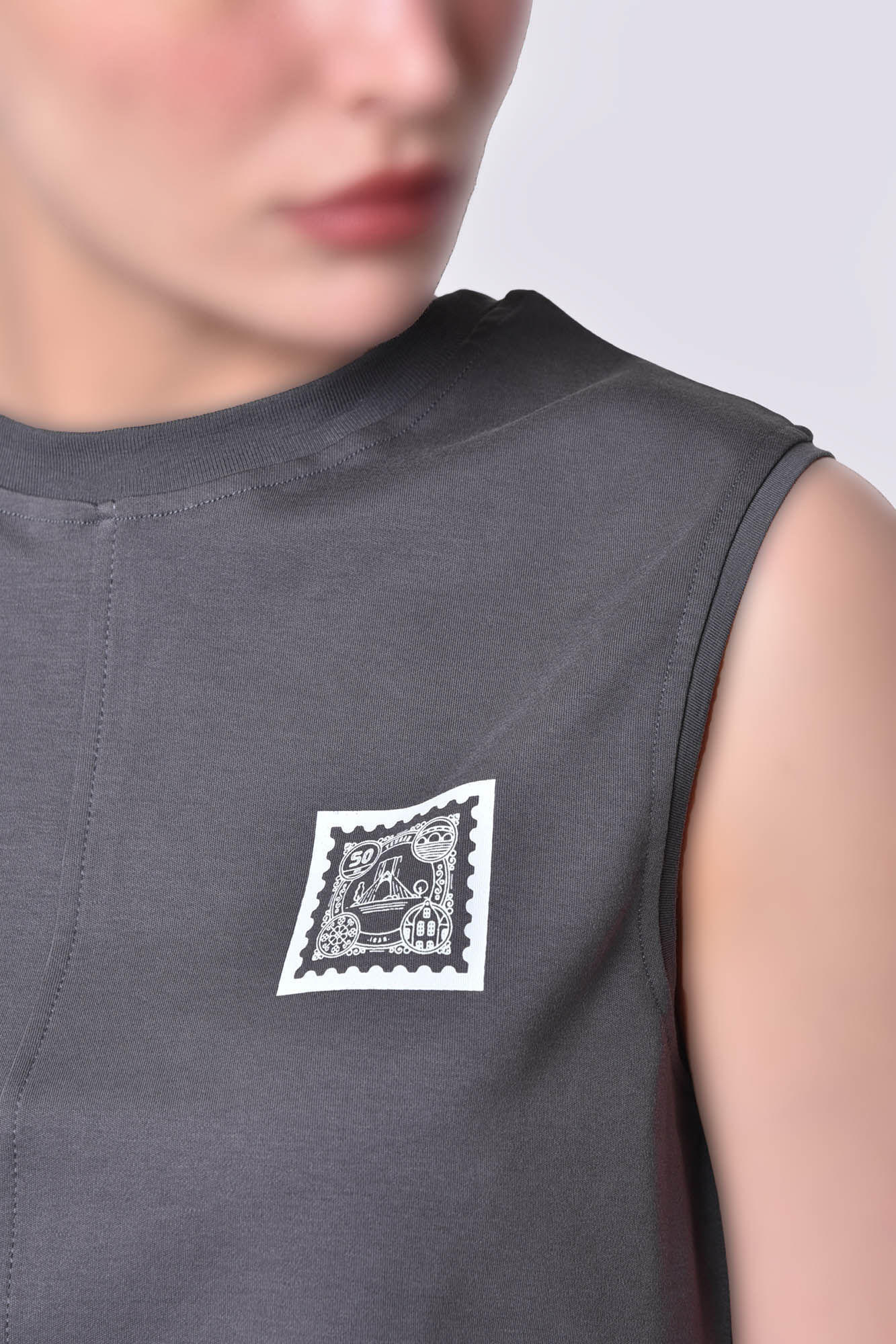 تاپ تیشرتی ساده زنانه