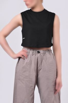 تاپ تیشرتی گلدوزی زنانه