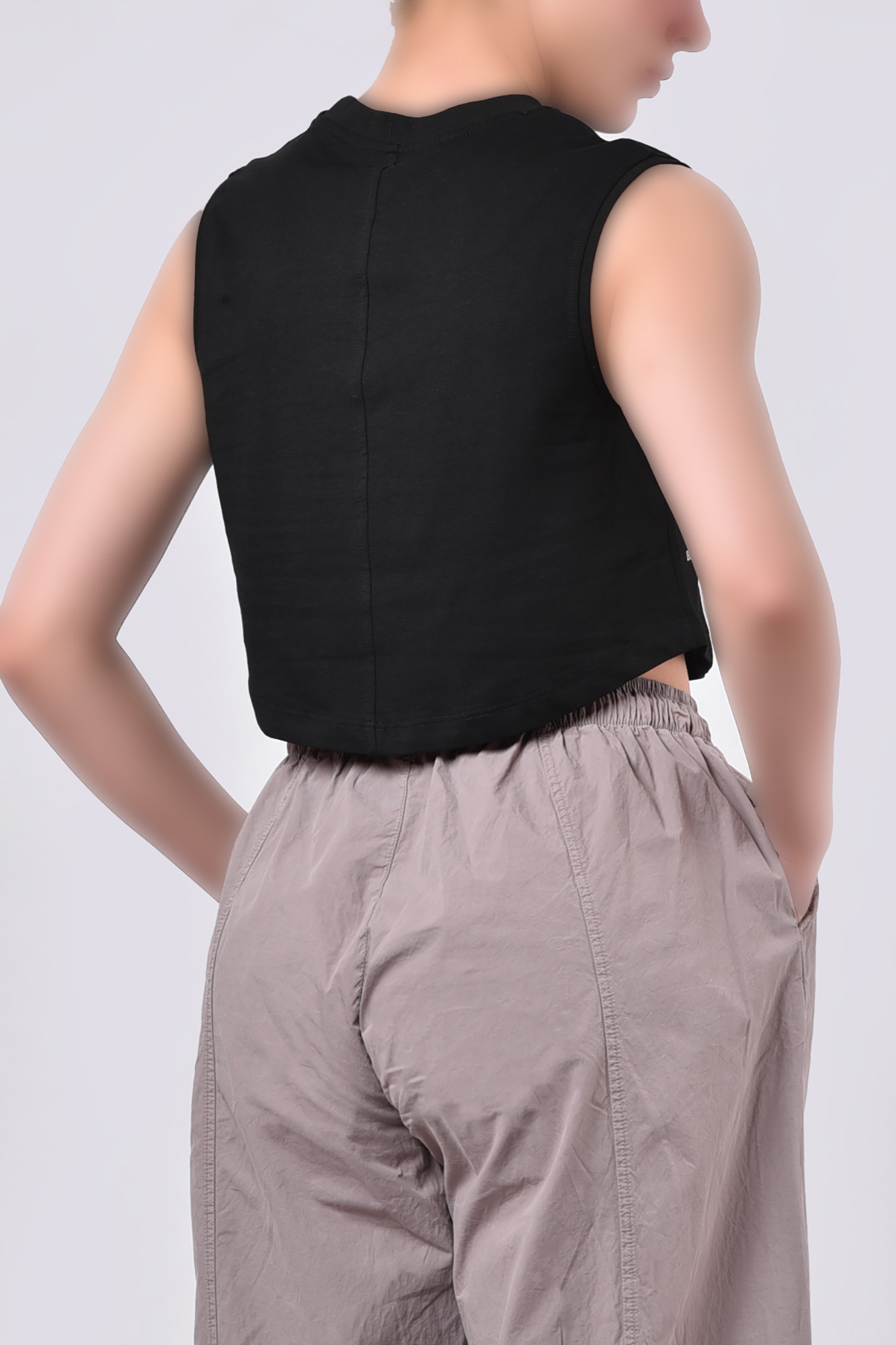 تاپ تیشرتی گلدوزی زنانه