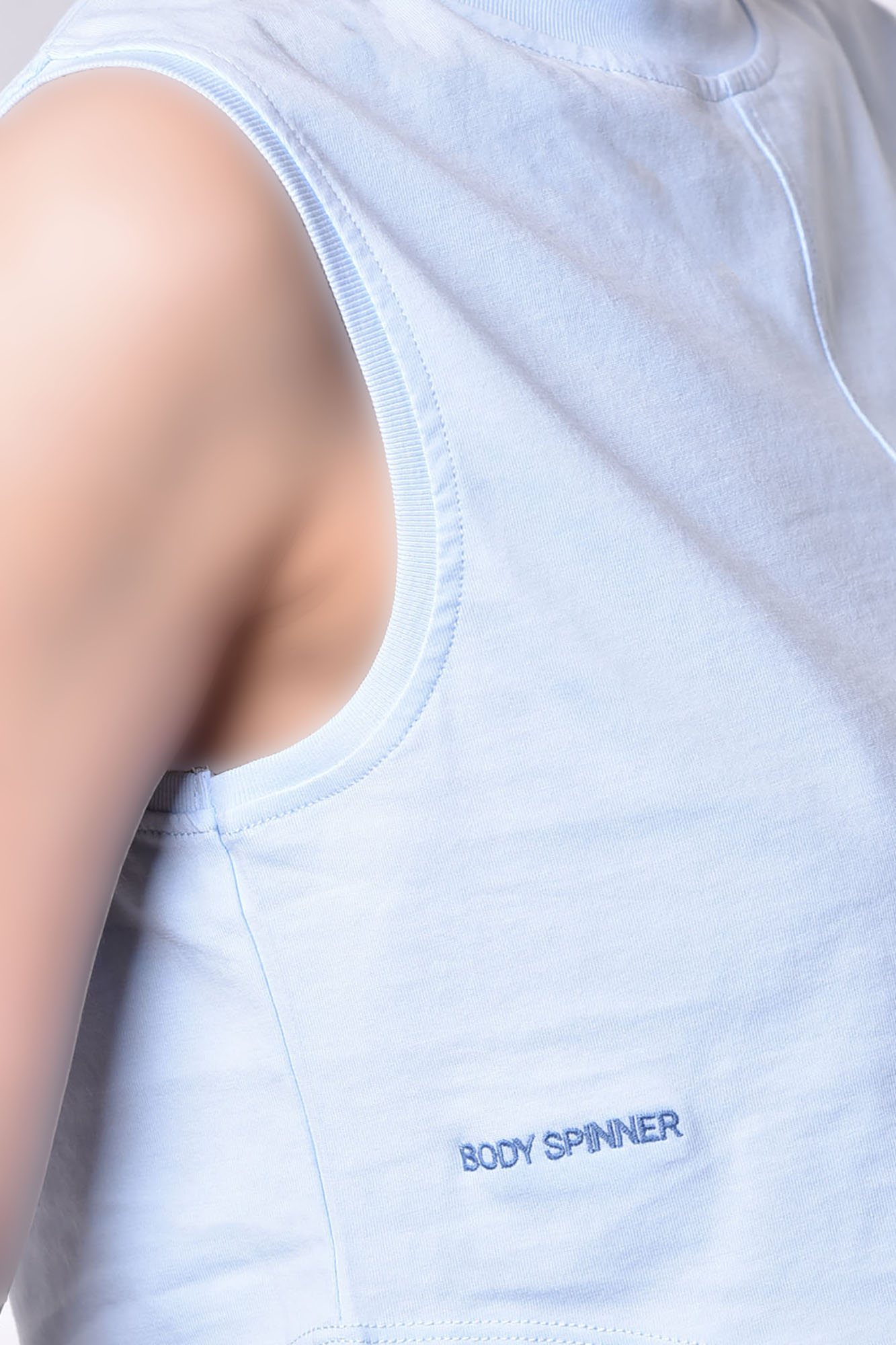 تاپ تیشرتی گلدوزی زنانه