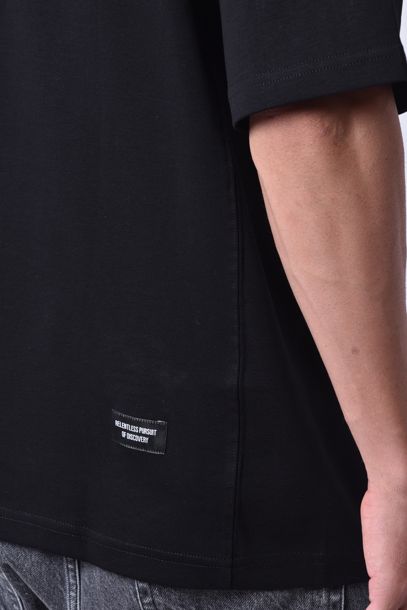 تیشرت آستین کوتاه گلدوزی