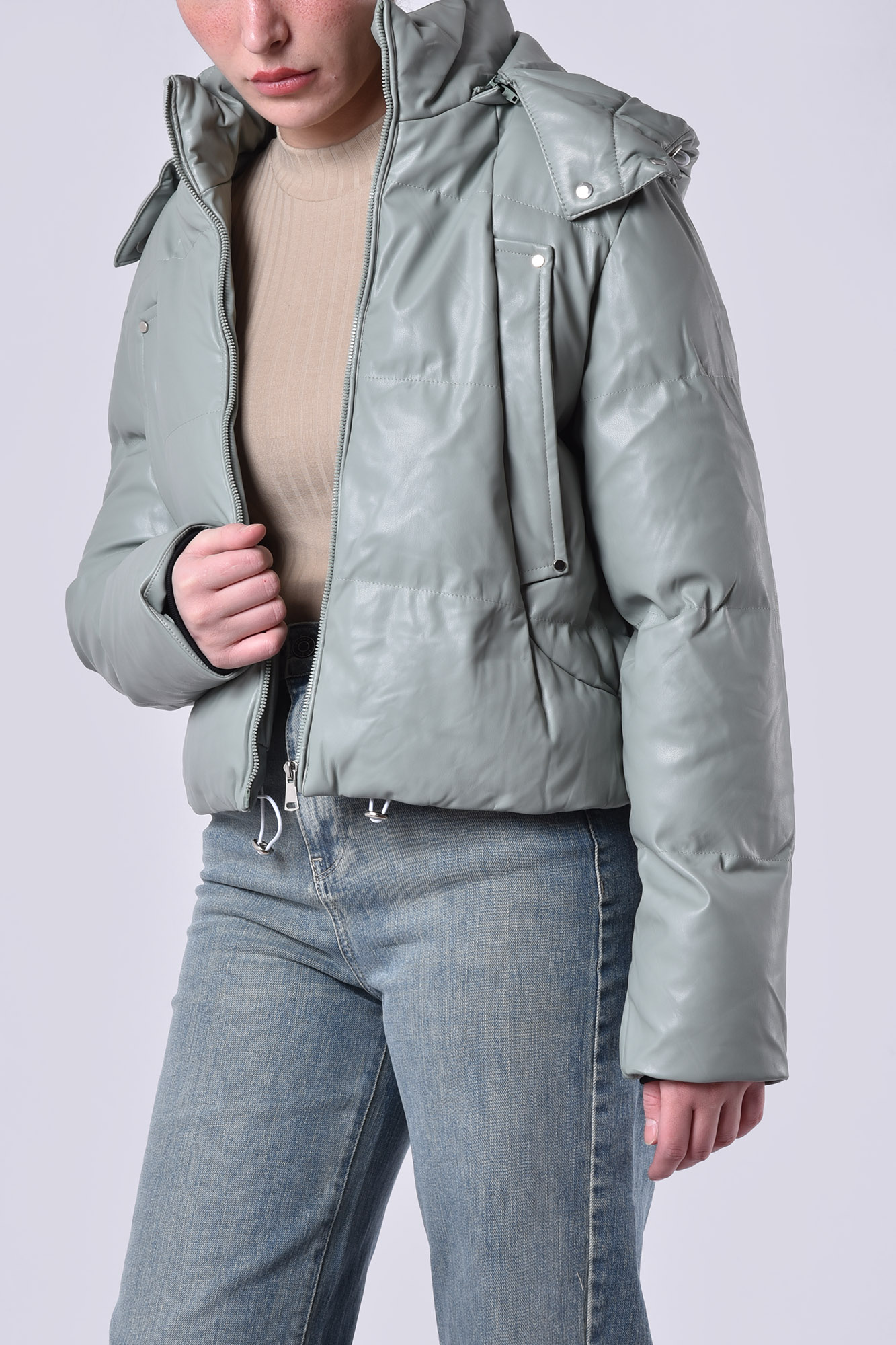 کاپشن کوتاه ساده زنانه