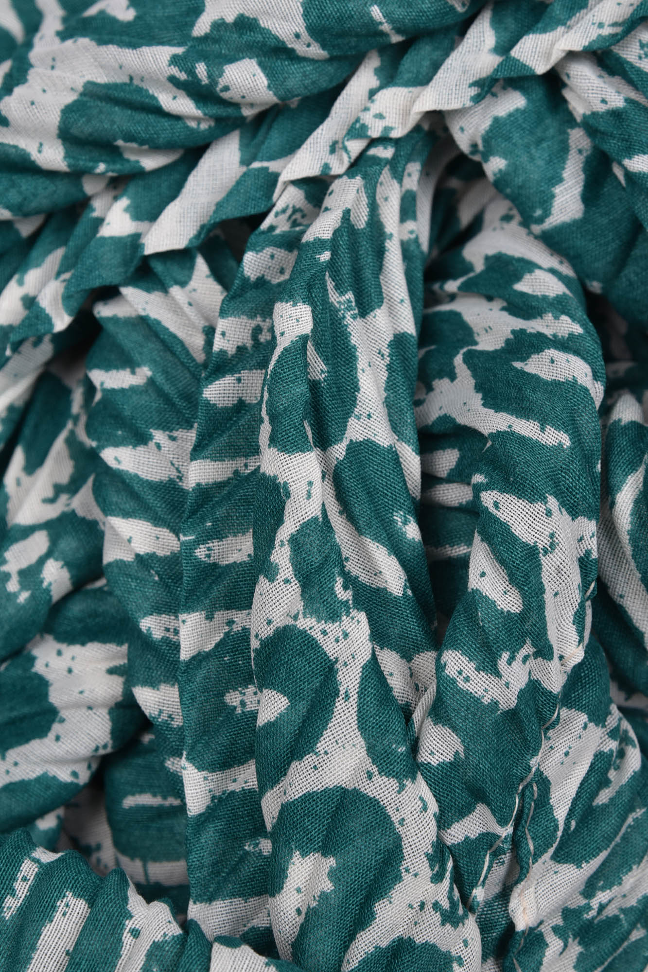 شال طرحدار زنانه