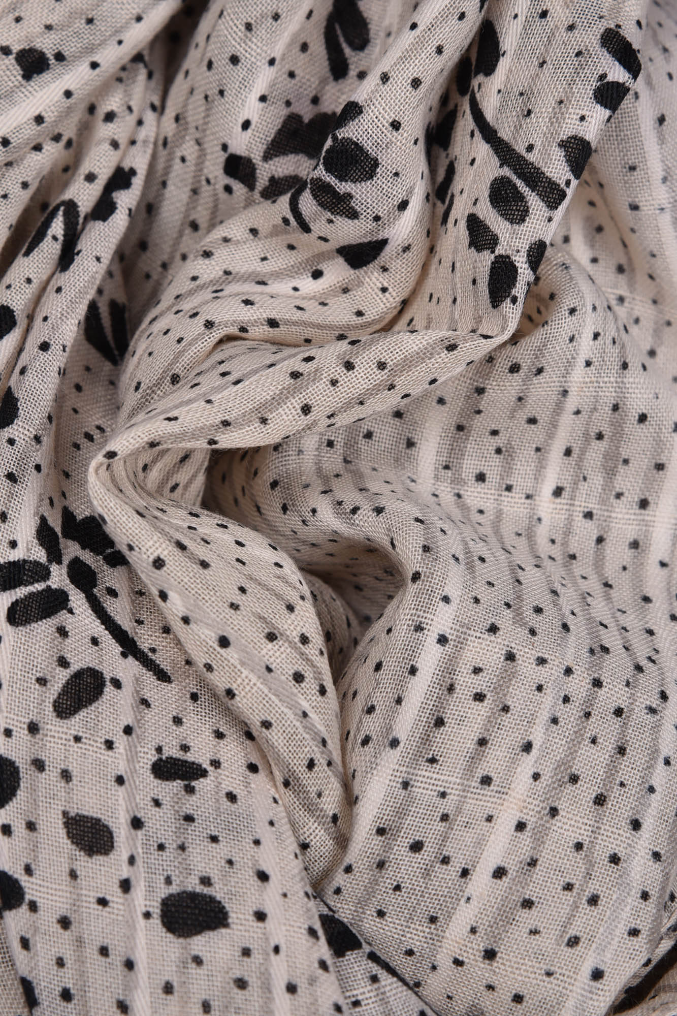 شال طرحدار زنانه