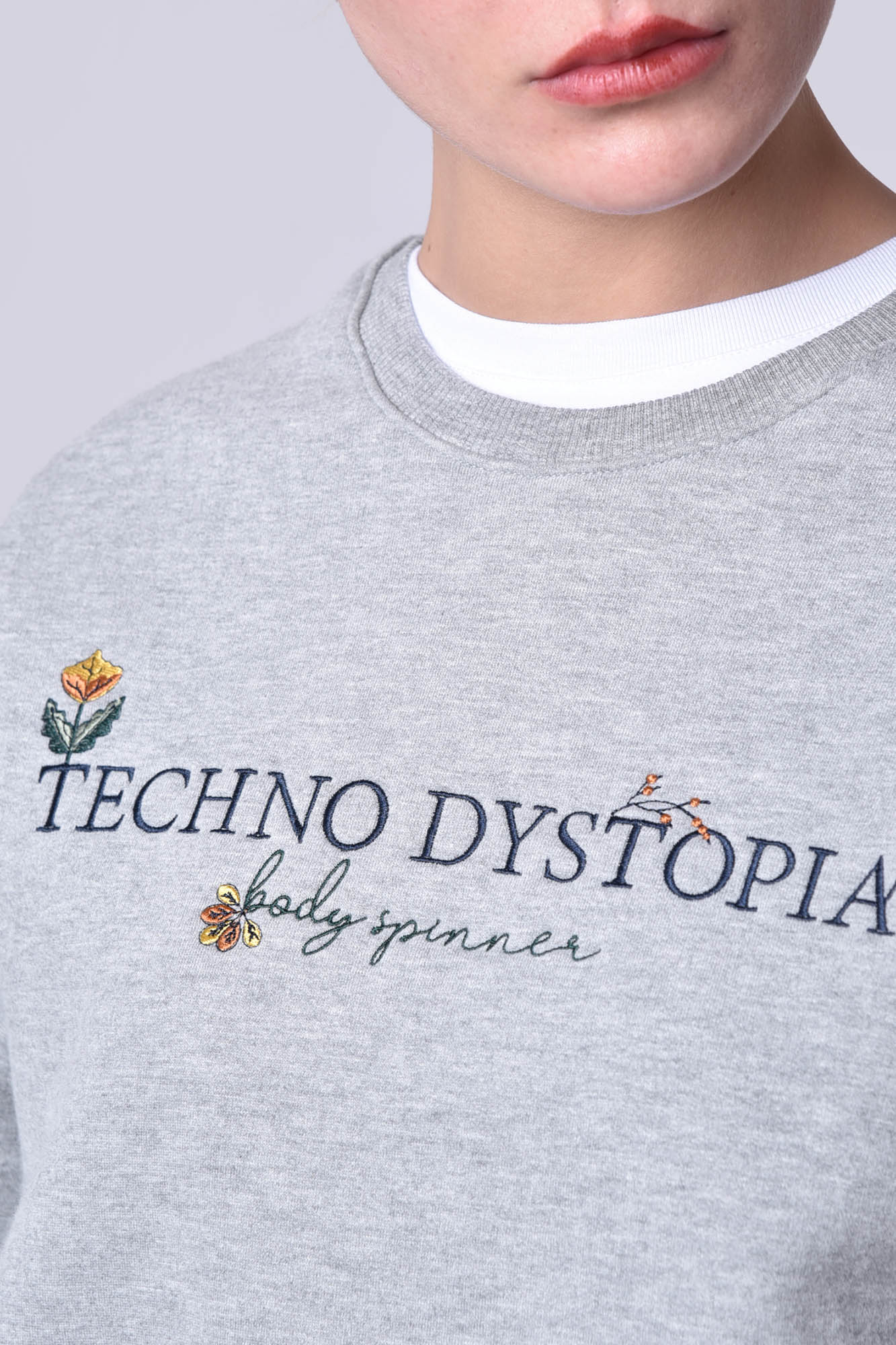 سوئیشرت گلدوزی زنانه