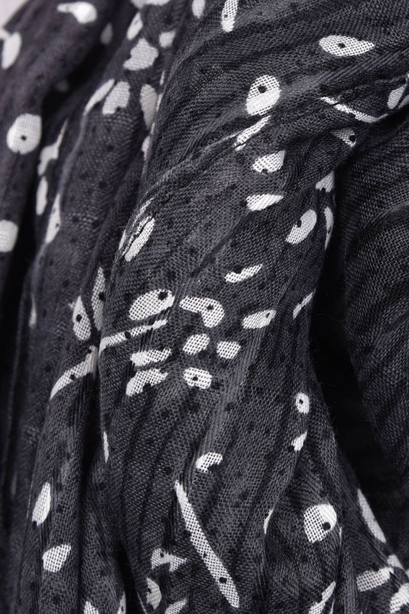 شال طرحدار زنانه