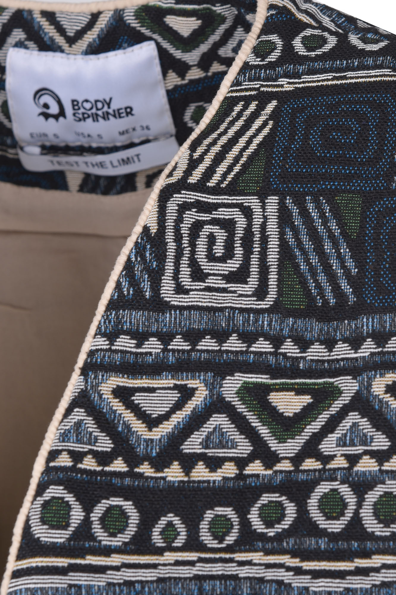 وست کوتاه طرحدار