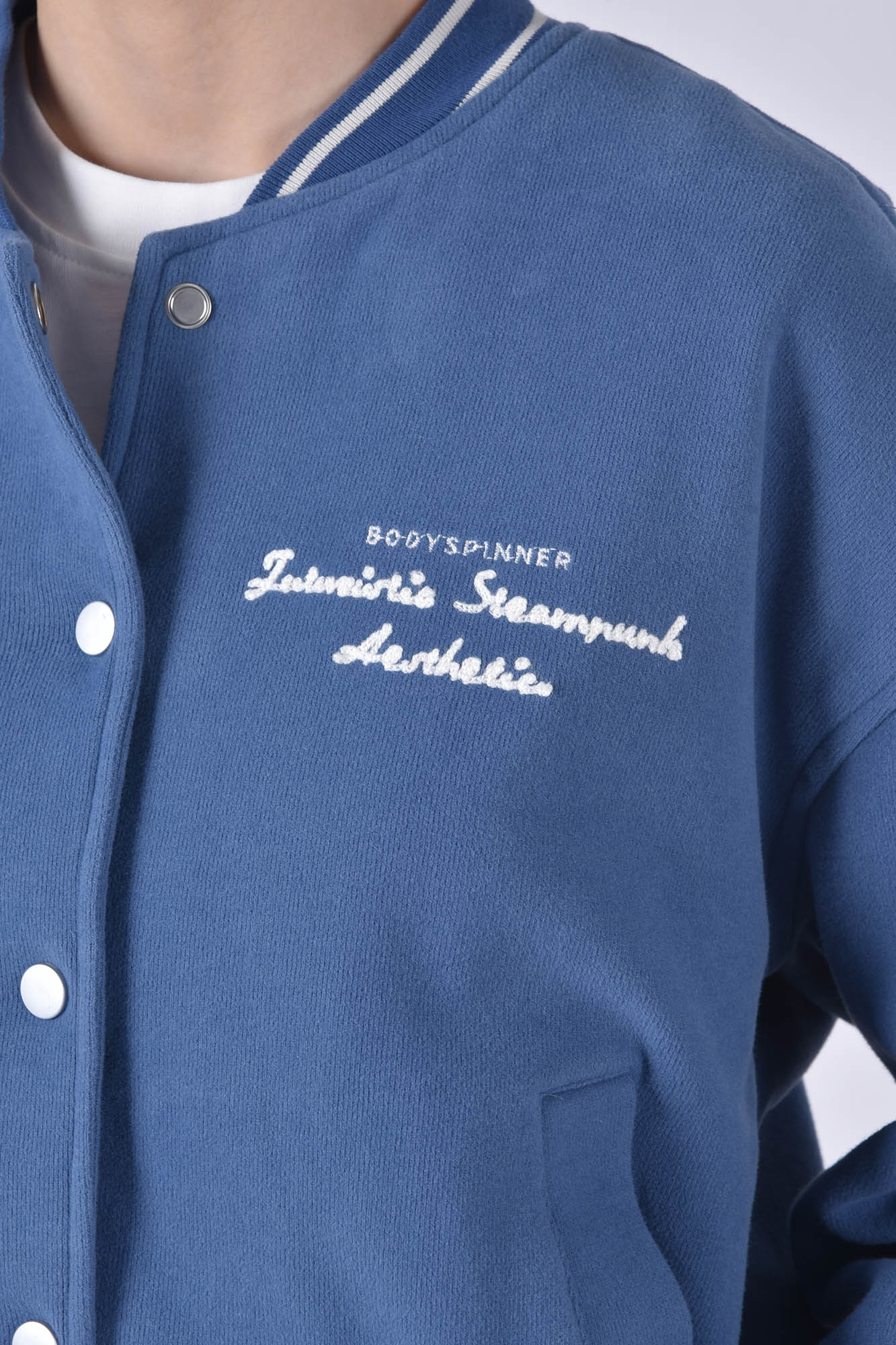 بامبرجکت گلدوزی