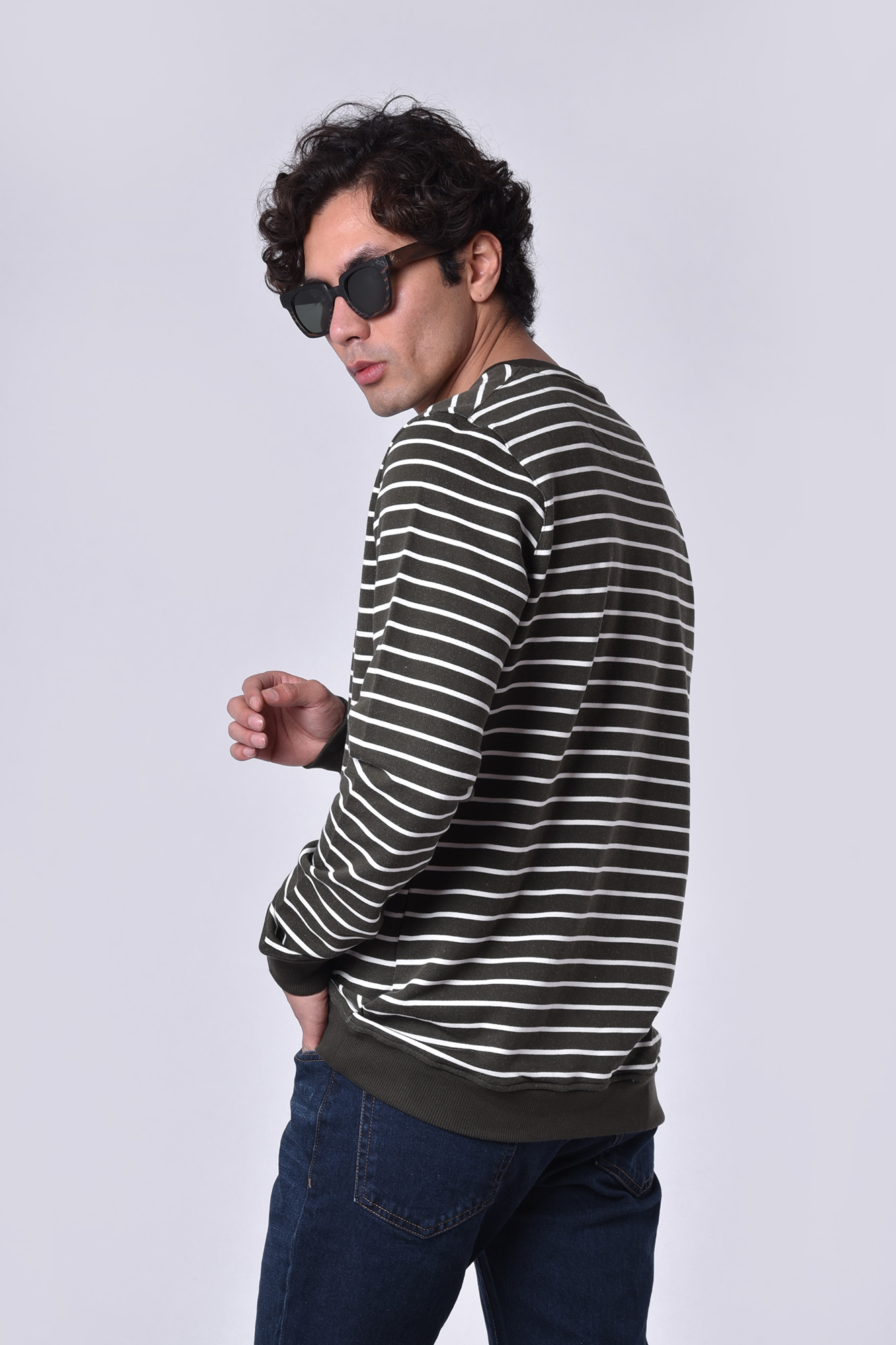 سوئیشرت راه راه