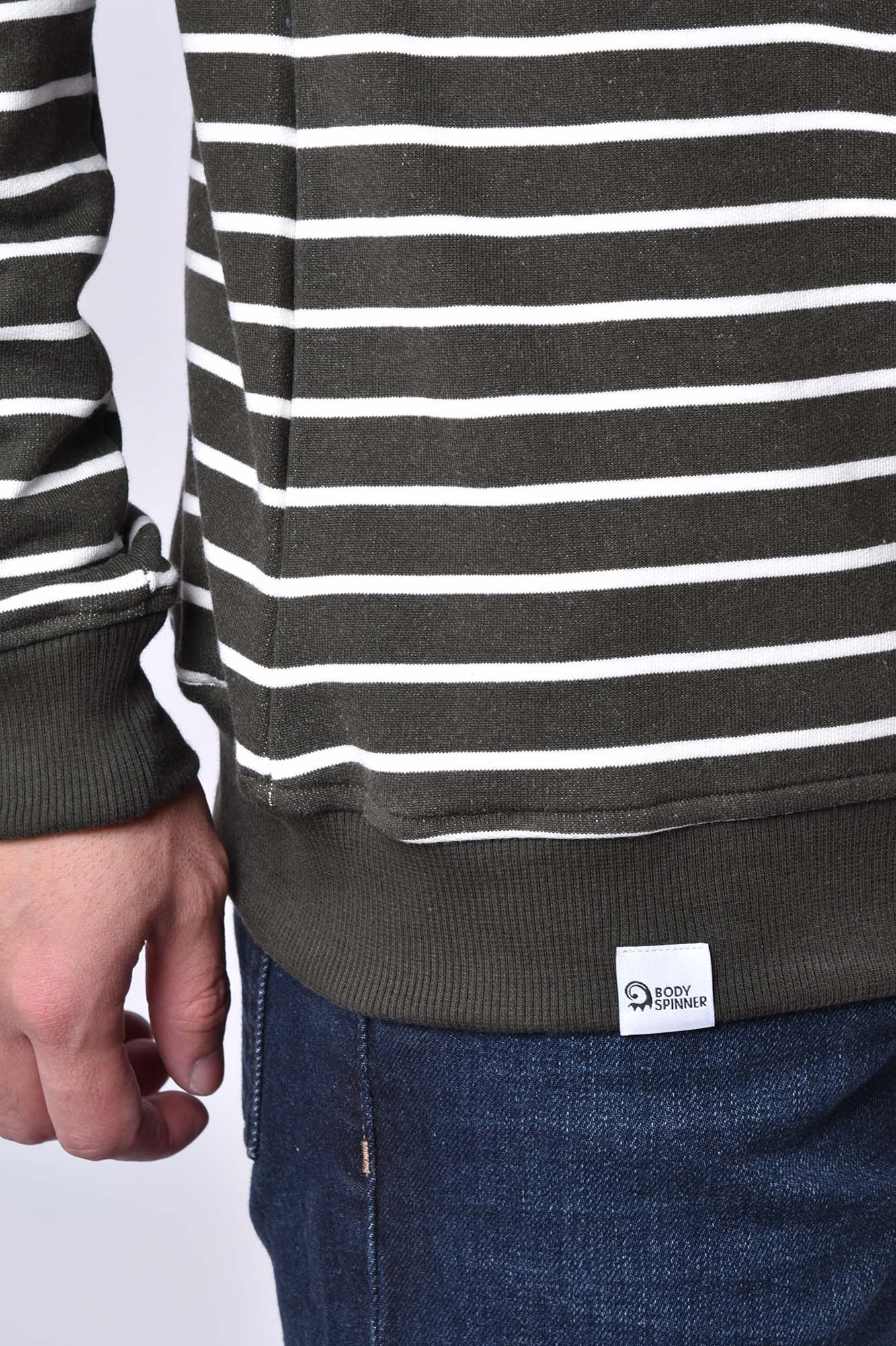 سوئیشرت راه راه