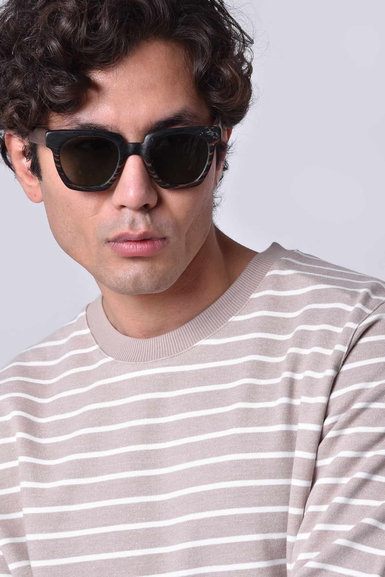 سوئیشرت راه راه