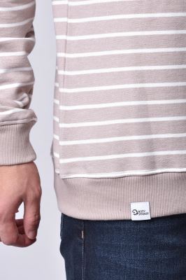 سوئیشرت راه راه