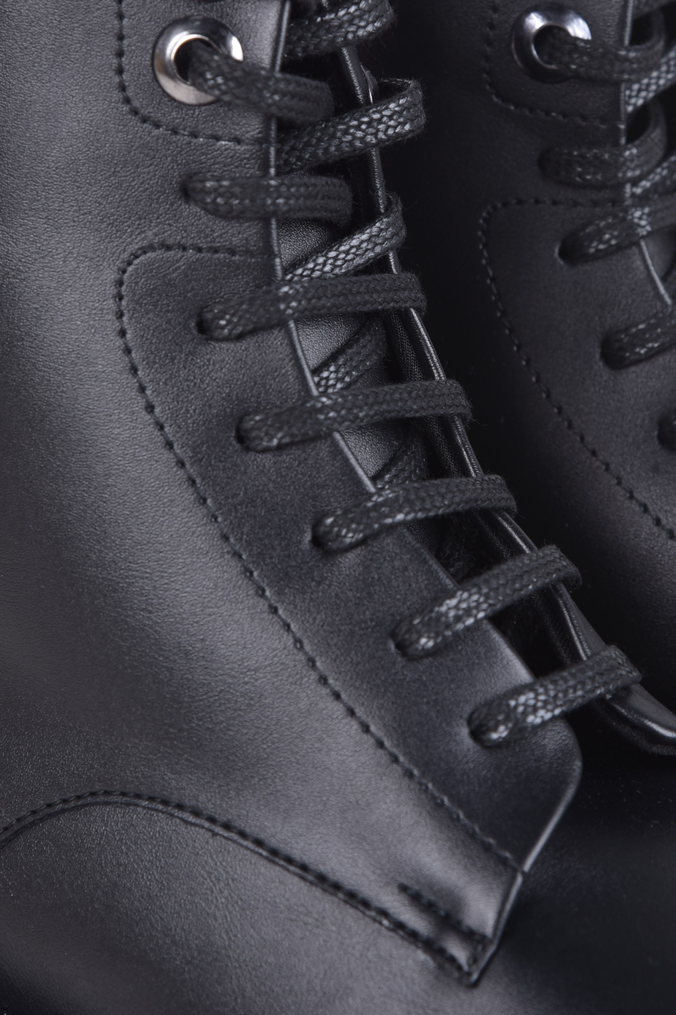 نیم بوت چرم