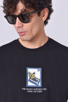 تیشرت آستین کوتاه گلدوزی