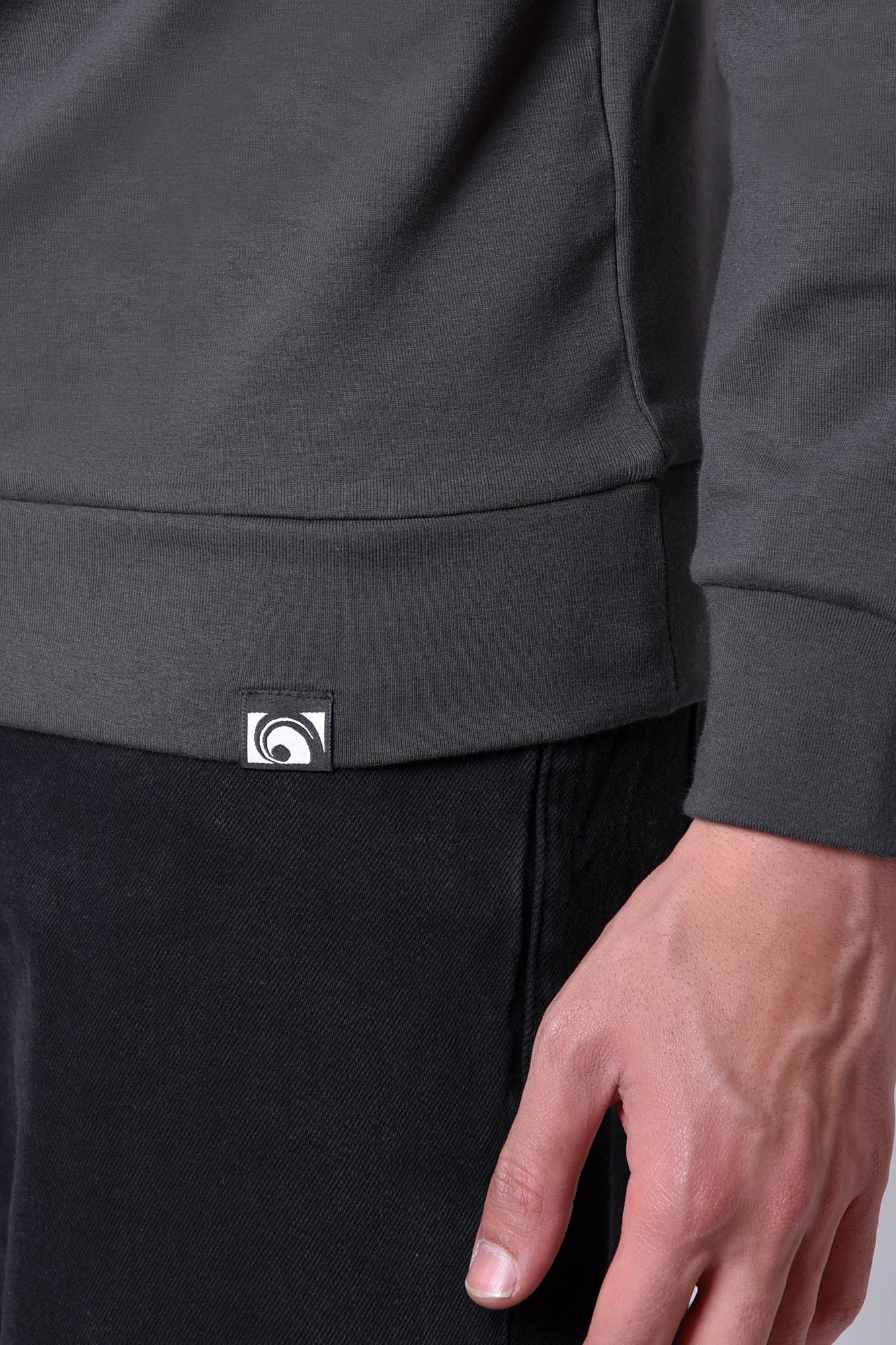 تیشرت آستین بلند یقه اسکی ساده